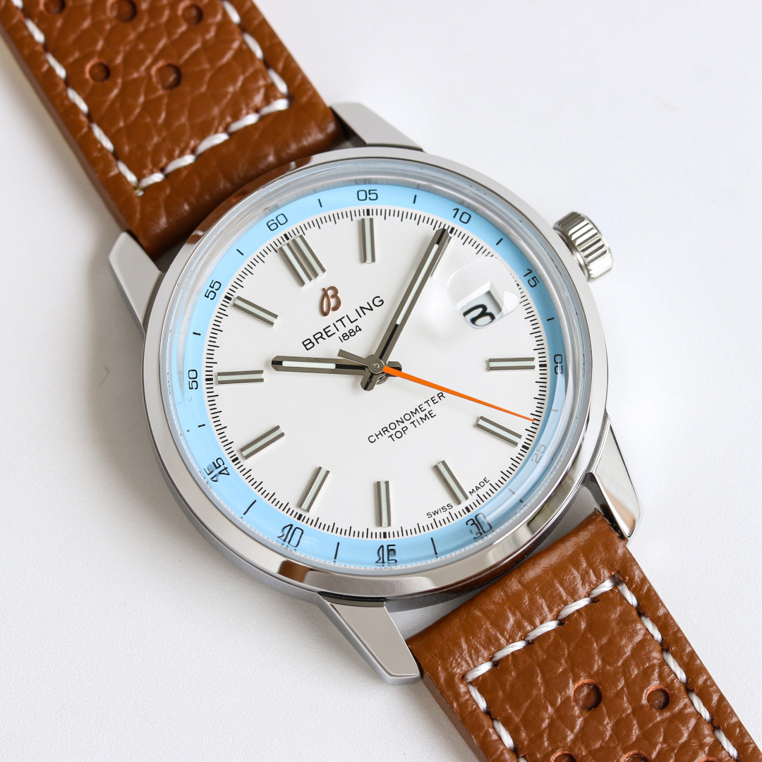 NO:394375,BLS Factory BLS Factory Breitling is a new model. BN5 (launched in a new height) Breitling AB3113281A1X1 series. The new Breitling mechanical watch - Breitling TOP TIME series (chronometer Automatic 38mm) special edition 1 has eye-catching colors and luminous colors. It reminds people of the intoxicating atmosphere created by marine life and lush trees in summer. 2 This Breitling mechanical chronomat men's watch series combines elegance and sportiness. It is not a choice for occasions, business meetings to the beach, and anywhere between these two places. 3 diameter is 38 meters. The dial of this watch is available in a variety of colorful colors, which looks soft but not devoid of vitality. There is also a practical date display window at 3 o'clock!  4 Equipped with imported modified B31 movement 5 Top replica, size: 38mm, thickness 10mm. (The thinnest model, 1:1 mold opening, closest to the official website) 6 The watch is matched with Breitling's iconic logo pin buckle, and the strap is imported from Italy, which makes it look more unique and fits the wrist design!  Exquisite recommendation for men's mechanical watches. The best luxury recommendation for gifts, please be sure of BLS. Exclusive quality,,tom ford,breitling,cowhide19860909BLS 出品  BLS Factory 百年灵 新款横空出世 BN5（推出新高度）百年灵AB3113281A1X1系列 全新百年灵机械腕表-百年灵TOP TIME系列 (chronometer Automatic 38mm)特别版 1具有醒目的色彩和夜光.让人联想起夏日 海洋生物和葱郁草木所营造的令人陶醉的氛围. 2这款百年灵机械计时（Chronomat）男士腕表系列兼具了优雅和运动风格,不挑场合,商务会议到海滩,以及任何介于这两处之间的地方都可以佩戴 3直径尺寸是38米,这款腕表表盘多种炫彩颜色可选,显得柔和但不失活力,3点钟位置还设有实用的日期显示幅度窗口！ 4搭载进口改B31机芯 5顶级复刻,尺寸:38mm,厚度10mm.（最薄款,1:1开模,跟官网最接近） 6腕表搭配的是百年灵标志性logo针扣,表带使用意大利进口牛皮,更显独特,贴合手腕设计！精致推荐男士机械腕表 送礼最佳奢华推荐请认准BLS 独家品质,,tom ford,breitling,cowhide,Watch