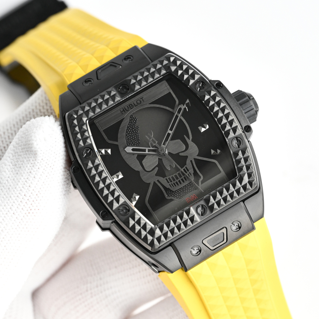 NO:394438,TW Factory's new product launch is the first to launch Hengbao Hublot watch HUBLOT X43 TW exclusively launches to create the strongest 1:1 perfect replica. Parameters are synchronized with the authentic product. The size chart is 42mm thick 13.8mm synchronizes the authentic size. The movement is synchronized with the original. The exclusive customized fully automatic mechanical movement is synchronized with the mirror. The mirror double-sided sapphire glass mirror. The hourglass beads inside the dial are made of ceramic black beads. The strap is imported fluoroelastic strap. The buckle is steel folding buckle. The best luxury recommendation for gifts. Please be sure of TW's exclusive quality.19860909TW 出品  TW Factory 新品首发恒宝 宇舶 表 HUBLOT X43 TW独家首发打造最强1:1完美复刻.参数与正品同步 尺寸表经42mm 厚度13.8mm同步正品尺寸 机芯与原装同步独家定制全自动机械机芯 镜面双面采用蓝宝石玻璃镜面 表盘内部沙漏珠子采用陶瓷黑色珠子 表带进口氟橡胶表带 表扣精钢折叠扣 送礼最佳奢华推荐请认准TW独家品质,,Watch