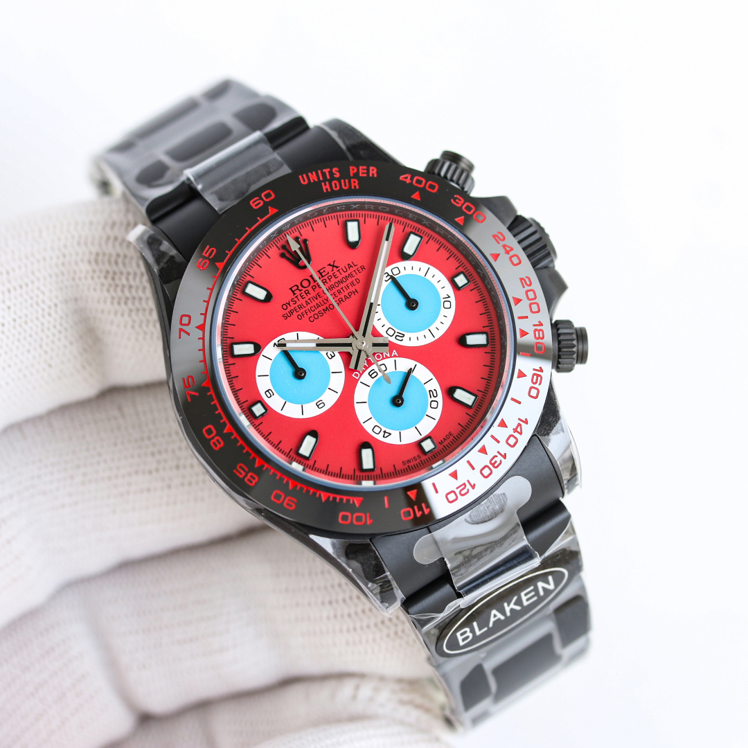 NO:394444,BLAKEN Produced by BLAKEN BLAKEN Factory Rolex ROLEX Ditona Series B33 BLAKEN is here!  The sixth-generation Ditona carbon black replica version, 40mm is amazing!   The core highlight is planted at a glance. The 12.2mm ultra-thin body (beyond the 13.5mm ordinary model on the market), made of fully solid steel, the seams are almost 0 gaps, and the texture is full!  The dumb black kit is upgraded + multi-color ring opening. If you want to change the style later, you can wear it casually. The personalized party is ecstatic~ The double-option silicone strap is light and comfortable/the stainless steel model is tough and stylish. The CNC is carved throughout the process + manual polishing, and the details are directly controlled. The movement is hard core. Dandong Cal improved version of ultra-thin mechanical core. The timing function is synchronized with the counter. It is stable when walking~ considerate design. The Oyster insurance buckle is prevented from being opened unexpectedly. The solid link is comfortable after wearing for a long time. The operation is very simple!   Low-key and face-to-face, this wave of upgrades can really give gifts, the best luxury recommendations, please be sure to identify the exclusive quality of BLAKEN, rolex19860909BLAKEN 出品 BLAKEN Factory 劳力士 ROLEX 迪通拿系列 B33 BLAKEN重磅升级款来了！ 第六代迪通拿碳黑复刻版,40mm上手绝了！  核心亮点一眼种草 12.2mm超薄机身（甩开市面13.5mm普通款）,全实心精钢打造,接缝几乎0缝隙,质感拉满！ 哑黑套件升级+多色圈口可选,后期想换风格随便搭,个性党狂喜～ 表带双选项硅胶款轻便舒适/精钢款硬朗有范儿,CNC全程精雕+人工打磨,细节控直接爱住  机芯硬核 丹东Cal改良版超薄机械芯,计时功能和专柜同步,走时稳得一批～  贴心设计 蚝式保险扣防意外打开,实心链结戴久了也舒服,操作还特简单！  低调又有面儿,这波升级真的可送礼最佳奢华推荐请认准BLAKEN独家品质,,rolex,Watch