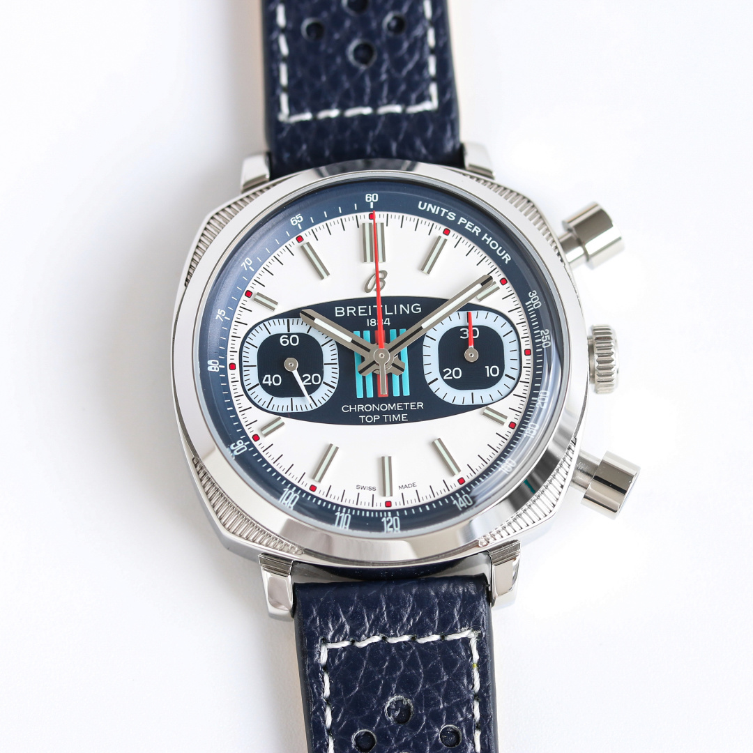 NO:394510,BLS BLS R78 New Top Time Series Racing Clocks Breitling released the new Top Time Series Racing Clocks Top Time Racing / Top Time Martini Racing, J9454J The highly recognizable blue, light blue and red stripes define the racing aesthetics with speed and elegance. The two contrasting function discs are located at 3 o'clock and 9 o'clock respectively, corresponding to 30-minute chronographs, 12-hour chronographs and small seconds dials. The regular chronograph functions have a classic mechanical aesthetic. Orange, red matte hour hand and super luminous minute hand and square small second mark!  The pillow case, square and round dial and instrument design rekindle the spirit of rally and burst out the passion of racing. [Dial] adopts a conspicuous square and round racing yardage design, symmetrical left and right, and has the soul of racing!  【Size】38mm【Movement】The original version is matched with Breitling’s homemade movement. We use the most stable fish scale pattern washing movement in China. Each movement is tested for 48 hours. [Watch strap] is equipped with a new cowhide strap dedicated to this series, sewn with contrasting stitching, which has a very design sense. It is very comfortable to wear and perfectly made. Welcome to taste it. The best luxury recommendation for gifts, please be sure to identify the exclusive quality of BLS, breitling, cowhide19860909BLS 出品  BLS 百年灵 R78 全新Top Time系列竞速计时码表 百年灵发布全新Top Time系列竞速计时码表Top Time Racing / Top Time Martini Racing, J9454J 极具辨识度的蓝色、浅蓝色和红色条纹,用速度与优雅,定义赛车美学. 二个对比鲜明的功能盘,分别位于3点钟和9点钟位置,对应30分钟计时、12小时计时以及小秒盘,计时常规功能,别具经典的机械美感.橙色,红色磨砂时针和超级夜光分针以及偏方形小秒刻！ 枕型表壳、方圆形小表盘与仪表设计,重燃拉力赛精神,迸发竞速激情.【表盘】采用显眼的方圆形赛车码数表设计,左右对称,更具有竞速之魂！【尺寸】38mm【机芯】原版搭配百年灵自制机芯,我们采用国内最为稳定的鱼鳞纹洗花机芯,每个机芯都测试48小时【表带】配该系列专用的全新同色牛皮表带,采用撞色缝线缝制,极具设计感.配戴极具舒适,做工完美,欢迎品鉴 送礼最佳奢华推荐请认准BLS独家品质,,breitling,cowhide,Watch