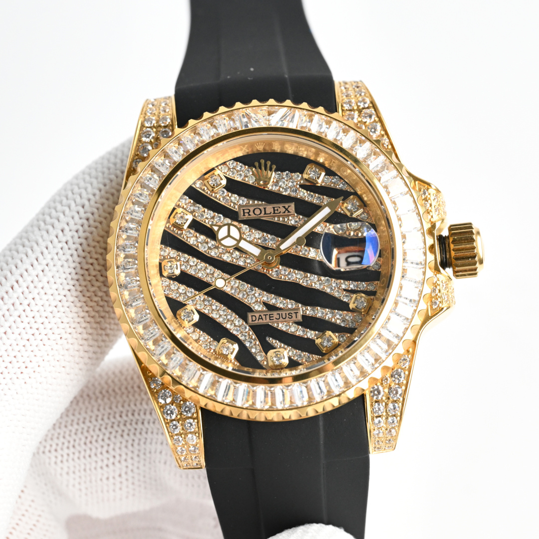 NO:383681,Production from Taiwan Factory Rolex ROLEX X43 is a top toy-related poison. If you don’t like to hit the street watch, he is definitely your soulmate. Rolex’s most classic submarine series of water ghosts as the prototype, and after secondary modification of the circle, it is inlaid with top-grade natural light stones, which are large and shiny, and extremely difficult. Currently, the most flashing process of the same material is the most automatic mechanical movement, super luminous literals, and tape is specially customized to make elbow particles, which is completely fitted with the case. The buckle is 2cm flexible to adjust the buckle, and it is easy to adjust the size. Professional achievement is the future, once and for all. Size 40mm! For the best luxury recommendation for gifts, please be sure of Taiwan’s exclusive quality,,rolex19860909台湾 出品 台湾 Factory 劳力士 ROLEX X43 顶级玩物毒货,不喜欢撞款街表水鬼的你,他绝对是你的知音.用劳力士最经典的潜航系列水鬼作为原型,经过圈口的二次改装,然后镶嵌顶级天然皓石,大闪亮,难度极高,目前同种材质最闪工艺.机芯采用全自动机械机芯,超强夜光字面,胶带专门定制模具做弯头粒,完全贴合表壳.扣子内2cm灵活调节扣,轻松调节大小.专业成就未来,一劳永逸.尺寸40mm! 送礼最佳奢华推荐请认准台湾独家品质,,rolex,Watch