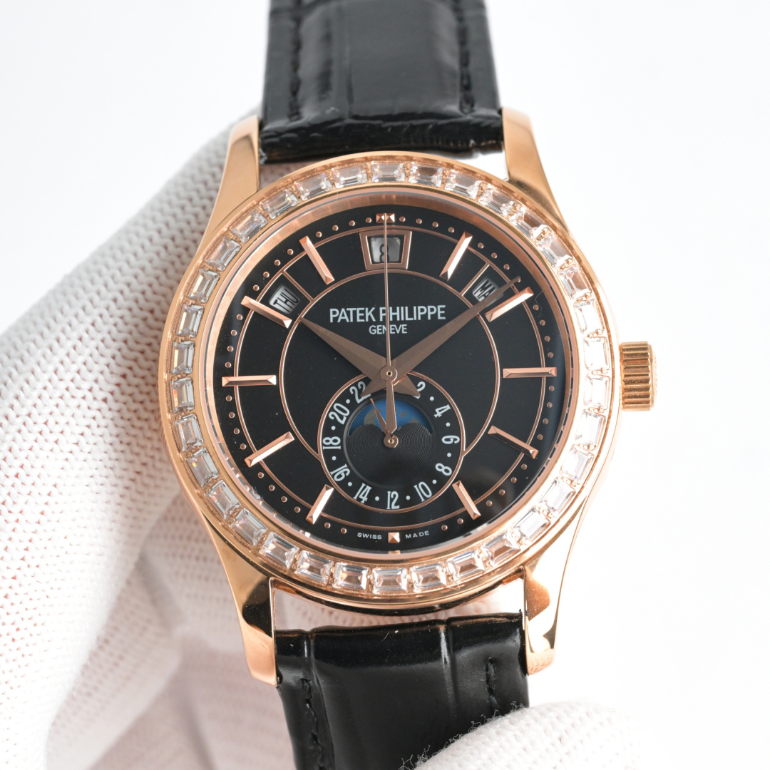 NO:383730,Production of TW White Shell Gold Shell Original Buckle 50 Diamond Buckle TW Factory creates a classic timepiece with a lot of money - Patek Philippe PP R33 Complex Function Series 5905R-010 debuted. The first Nautilus complex watch launched so far creates a casual sports watch with super complex technology. 1 The small body panel has the following functions: 12 o'clock calendar function 10 o'clock week function 2 o'clock week function 6 o'clock 24 hours. All functions can be used normally. 2 movement uses a replica Cal.240 automatic winding movement, which perfectly interprets the functions while realizing the appearance. 3 The independent watchmaker of the modification master participates in the customization of the modified dial color, giving the unique watch an interesting soul!  Craftsmanship masterpieces welcome all watch friends to taste the best luxury recommendations for gifts. Please recognize TW's exclusive quality, patek philippe19860909TW 出品 白壳 金壳 原装扣50 钻扣 TW Factory 重金打造经典时计 ——百达翡丽 PP R33 复杂功能系列5905R-010重磅登场,迄今推出的首款Nautilus复杂腕表,以超复杂的工艺技术打造休闲运动腕表. 1小身板大能量尽揽以下功能∶12点位日历功能 10点位星期功能 2点位星期功能 6点位24小时.所有功能都可正常使用 2机芯采用复刻版Cal.240自动上链机芯,在实现外观的逼真前提下,功能一并完美诠释. 3改装大师独立制表人,倾情参与定制改装表盘颜色,给予独一无二的腕表增添有趣的灵魂！ 匠心力作 欢迎各位表友品鉴送礼最佳奢华推荐请认准TW独家品质,,patek philippe,Watch