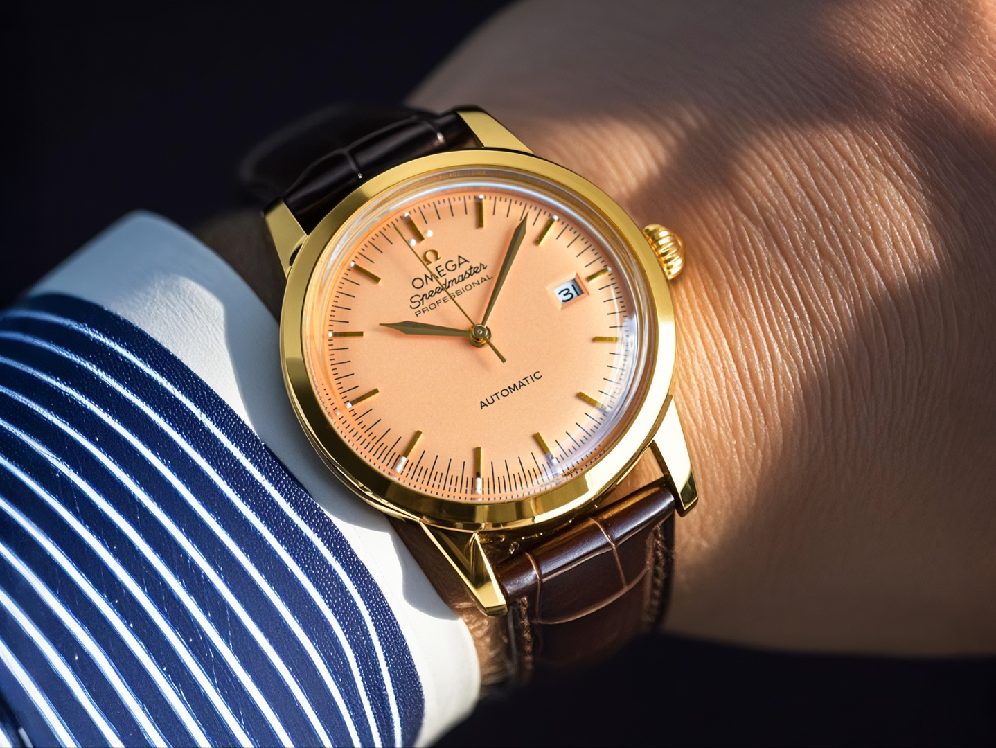 NO:383759,Produced by TW White Shell Gold Shell TW Factory OMEGA - OMEGA R68 Hot new style Pot cover glass Omega new 3D pot cover, which took up to 12 months to create Swarlow crystal masonry!  Ultra-thin men's automatic mechanical watch, using imported original movement, with a vibration frequency of 28,800 times per hour, zero rework quality, 40mm diameter, original size, ultra-thin craftsmanship 8mm, and pot cover glass material!  Super waterproof 80 meters!  The same style in the counter, one to one replica!  Take him with him and show his strength and extraordinary spirit!  Glorious, eternal and noble. Please be sure of the best luxury recommendation for gifts, omega19860909TW 出品 白壳 金壳 TW Factory 欧米茄-OMEGA R68 火热新款式 锅盖玻璃 欧米茄新款3D锅盖,耗时长达12个月打造斯华洛水晶砖石！超薄男士自动机械腕表,采用进口原装机芯,每小时振频28800次,零返修质量,直径40mm原装尺寸超薄工艺8mm,锅盖玻璃材质！超强防水80米！专柜同款,一比一复刻！带上他锋芒尽显,气派不凡！耀眼光辉,永恒尊贵.送礼最佳奢华推荐请认准TW独家品质,,omega,Watch