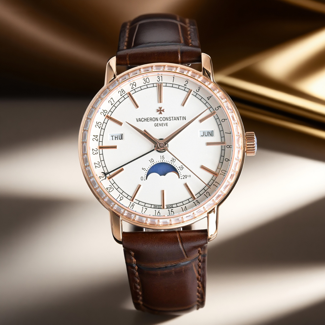 NO:383769,TW Factory [Monthly Reincarnation, Minute and Second Rotation] KM VC Vacheron Constantin Traditionnelle Transmission Series Full Calendar Watch R68 [Model] 4010T/O00R-B344/B/B [Case] ​​The watch is 41mm in diameter and 12.9mm in thickness, step-shaped round case and lugs, grooved bottom cover. After polishing and polishing, the stars show an unparalleled texture; [Dial] orbital minute scale garden and toffee-style hour and minute hands retain Vacheron Constantin's original iconic calendar display. The windows of the week and month are symmetrically distributed on both sides of the dial, and the number bezel on the outer side of the dial is a calendar display. It is gently lifted by an elegant black crescent hand for easy reading. The ingenious design breaks the dullness of the dial. This layout clearly shows The precise moon phase display at 6 o'clock shows the charm of agility, but also shows the unique beauty of complex machinery. [Movement] The imported movement independently developed 2460 automatic winding movement. It took two years to spare no expense, and it has been modified many times. After several modifications, it has finally made the ultimate perfection. Please recognize the exclusive quality of TW.19860909TW 出品  TW Factory【周月轮回,分秒轮转】   KM VC 江诗丹顿 Traditionnelle 传袭系列全日历腕表 R68【型号】4010T/O00R-B344/B/B【表壳】腕表直径41mm,厚度12.9mm,阶梯式圆形表壳和表耳、凹槽底盖.经过抛光打磨精修,星现出无与伦比的质感；【表盘】轨道式分钟刻度園以及太妃式时针和分针,保留了江诗丹顿独创的标志性日历显示.星期和月份视窗对称分布于表盘两侧,表盘外围的数宇表圈为日历显示.由一根优雅的黑色月牙指针轻轻托起,方便读取.巧思的设计打破表盘的沉闷感.这一布局清晰地展现了 6点位的精密月相显示.在彰显灵动魅力的同时,也尽显复杂机械的别致美感.【机芯】进口机芯自主研发2460 自动上链机芯.不惜成本历时两年,多次修改机芯模具参数、几经修改终于真正做极致的完美 送礼最佳奢华推荐请认准TW独家品质,,vacheron,Watch