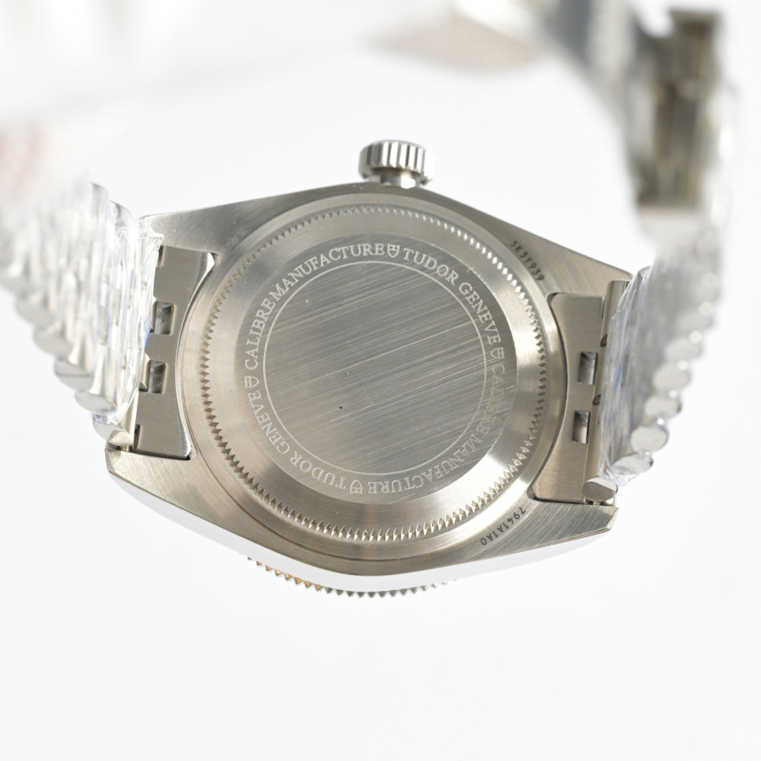 Title: TUDOR Bay Series Upgrade with New Monochrome Bay Launch Summary: TUDOR launched a new single-colored Bay of Bays with upgrades, featuring a Swiss 2824 core. - 图片 9