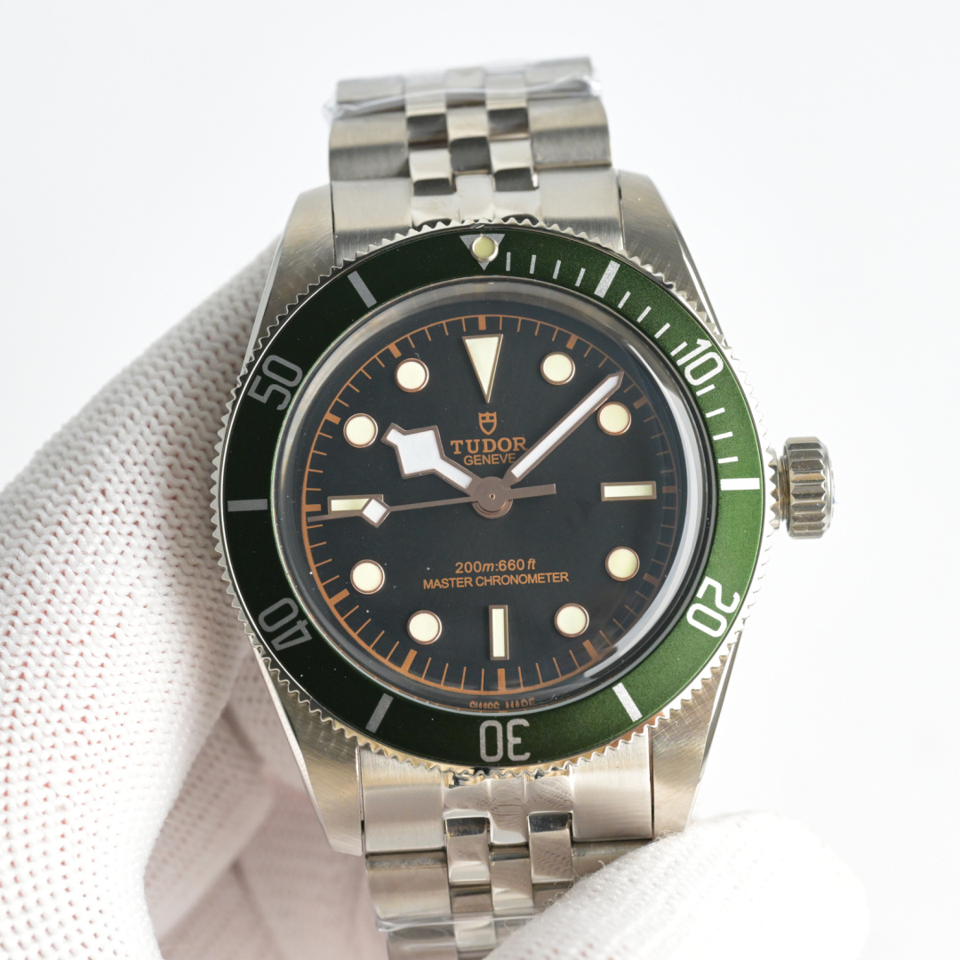 Title: TUDOR Bay Series Upgrade with New Monochrome Bay Launch Summary: TUDOR launched a new single-colored Bay of Bays with upgrades, featuring a Swiss 2824 core. - 图片 3