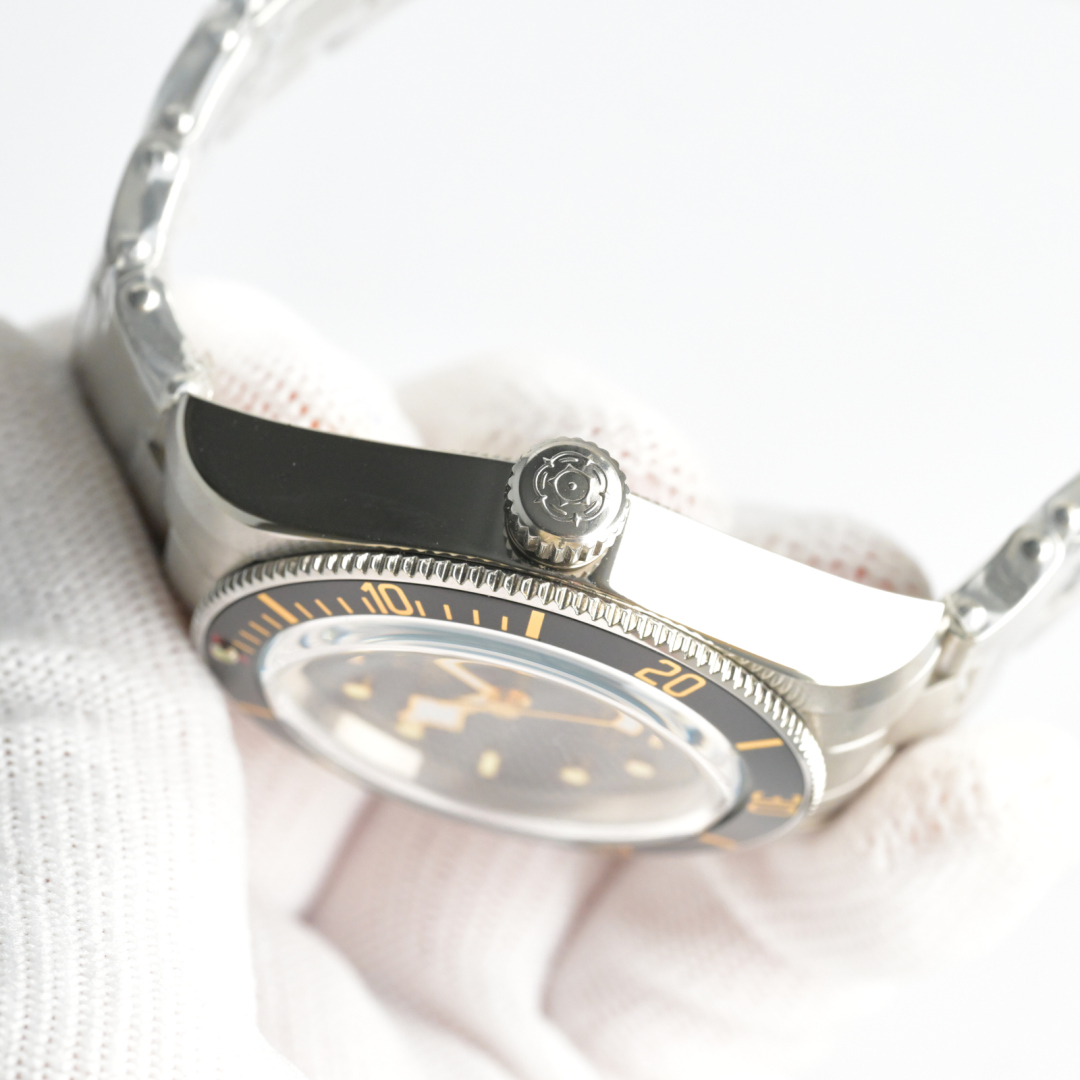 “New TUDOR R28 Bay Series: Monochrome Bay Upgrade with Swiss 2824 Core for Men” - 图片 6