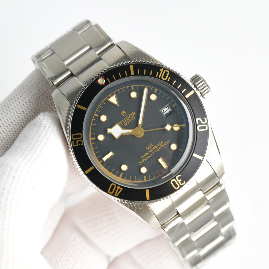“New TUDOR R28 Bay Series: Monochrome Bay Upgrade with Swiss 2824 Core for Men” - 图片 4