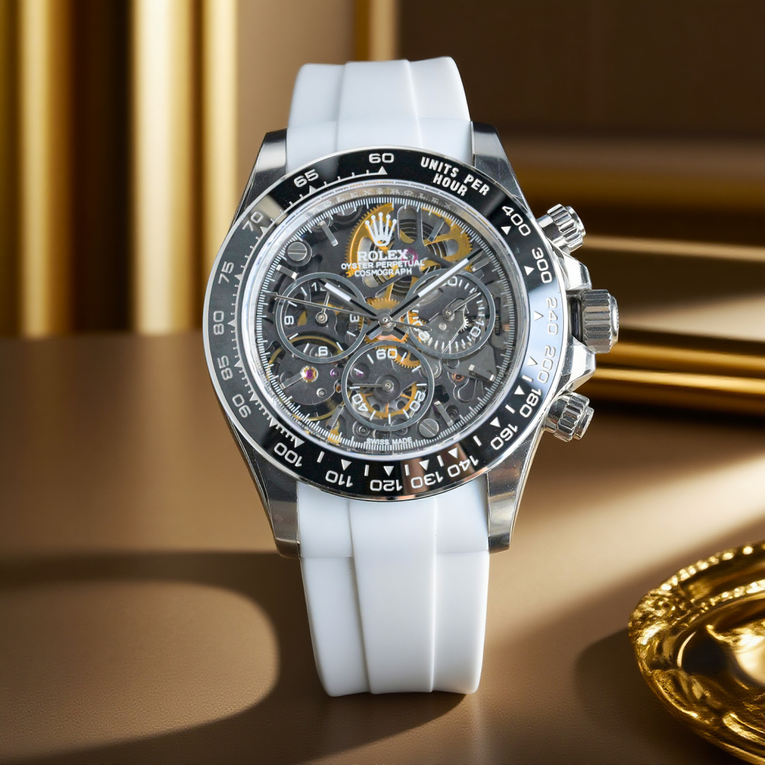 NO:384008,TW Factory ROLEX HB1 Produced by TW Factory ROLEX Rolex Ditona HB1 In the long river of time, every watch carries a unique story and memory. However, when classic design meets modern creativity, when traditional craftsmanship meets the pursuit of personality, a wonderful transformation about watch modification begins. Modification is by no means a simple part replacement or appearance modification, but a deep exploration and reinterpretation of watchmaking art. It is a perfect fusion of tradition and innovation, and a passionate collision between mechanical craftsmanship and fashion aesthetics. Every modification is like giving the watch a new life, allowing it to bloom unique brilliance in the passage of time.  Composed of a group of professionals who are passionate and persistent about watch art. They are proficient in every detail of watchmaking technology, from the fine adjustment of the 4802 movement to the careful design of the dial, from the material selection of the watch strap to the personal customization of the bezel, they all devote their efforts and wisdom. With their superb skills and rich experience, they can turn the watches in your heart into reality and create a time-specific artwork that belongs to you. The modified watches not only look new in appearance, but also achieve a qualitative leap in performance and function. While enjoying the charm of fashion, you can also feel the ultimate essence of watchmaking technology and give gifts. Please be sure to identify TW exclusive quality, rolex19860909TW 出品 TW Factory ROLEX 劳力士 迪通拿HB1 在时光的长河中,每一块手表都承载着独特的故事与记忆.然而,当经典的设计遇上现代的创意,当传统的工艺邂逅个性的追求,一场关于手表改装的奇妙变革就此拉开帷幕. 改装,绝非简单的零件替换或外观修饰,而是一场对制表艺术的深度探索与重新演绎.它是传统与创新的完美融合,是机械工艺与时尚美学的激情碰撞.每一次改装,都如同赋予了手表新的生命,让它在岁月的流转中绽放出独一无二的光彩 由一群对手表艺术充满热忱与执着的专业人士组成.他们精通制表工艺的每一个细节,从对4802机芯的精细调校到表盘的精心设计,从表带的材质选择到表圈的个性定制,无一不倾注着他们的心血与智慧.凭借着精湛的技艺和丰富的经验,他们能够将您心中的梦想手表变为现实,打造出专属于您的时间艺术品. 改装后的手表,不仅在外观上焕然一新,更在性能与功能上实现了质的飞跃.让您在享受时尚魅力的同时,也能感受到制表工艺的极致精髓送礼最佳奢华推荐请认准TW独家品质,,rolex,Watch