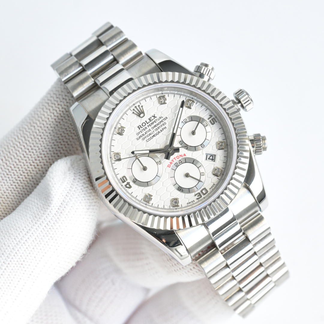 NO:337299,Gold Highest Version Classic Log Series Rolex Complex Series Six-Pin Men's Watch Multifunctional Watch. 1 Equipped with original imported weekly and month moon phase kinetic energy function movement mechanical watch!  2 The dial uses classic exclusive inner shadow luminous Rome as the scale to show the luxurious temperament of this watch [grin] 3 The strap uses an imported 316 steel strap watch!  The 4-meter mirror uses a double-dol sapphire mirror!  5 Perspective bottom cover!  6 diameters 41m / 10m, watch functions combine week, month, date, moon, sun and other functions, the best men's business watch is truly standard!  It is a representative work of high-end watches!  Honorary production The reputation details reveal the nobleness of men, with great taste, and the craftsmanship is comparable to the original product!  Multifunctional mechanical watch, rolex19860909金 最高版本 经典日志系列 劳力士复杂系列六针男表多功能腕表. 1搭载原装进口 星期月份月相动能功能机芯机械表！ 2表盘上采用经典独家内影夜光罗马 作为刻度更显示出这款腕表的华贵气质[呲牙] 3表带采用进口316钢带腕表！ 4表镜采用双卜蓝宝石镜面！ 5透视底盖！ 6直径41m / 10m, 腕表功能汇集星期/月份/日期/月亮/太阳等功能于一身,最佳男士商务腕表真正的标配！为高端腕表的代表之作！ 荣誉出品 尊贵彰显之美誉细节之处透露男士高贵,品位十分,匠心巨制媲美原装货！表里如一多功能机械腕表,,,rolex,Watch