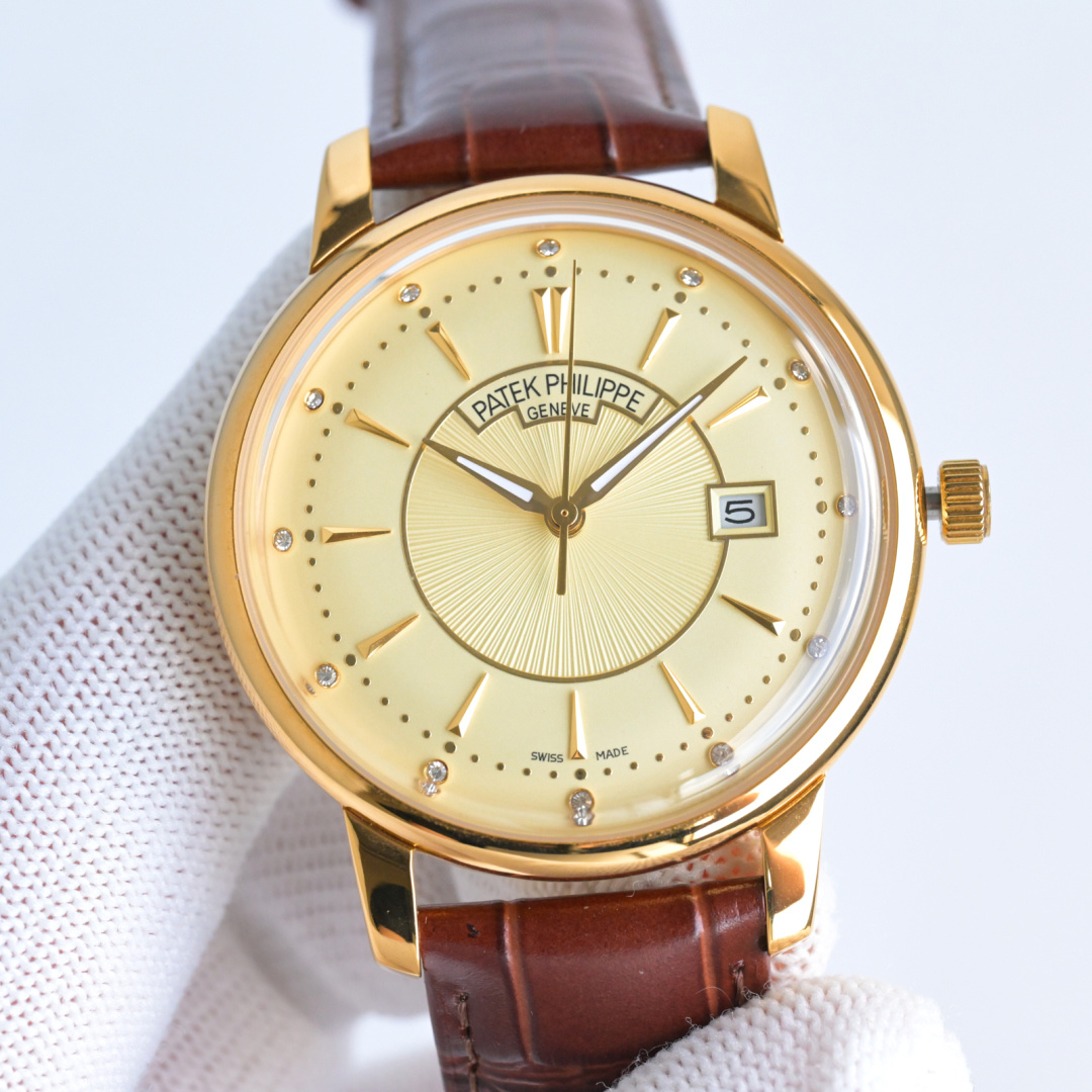 NO:553285,Produced by TW, white shell, gold shell, TW Factory PATEK PHILIPPE PD2 pot lid glass machine PP classic. Market exclusive latest pot lid glass material, super 3D three-dimensional effect, ultra-thin craftsmanship, diameter 42mm. The style uses the original movement, vibration frequency 28800 times per hour, zero repair quality, the style is matched with Italian cowhide to make the wrist more comfortable and fit!  Adhering to Swiss watchmaking technology to create perfect products!  The first choice for collection and gift giving. For the best luxury gift recommendations, please look for TW’s exclusive quality, patek philippe, cowhide19860909TW 出品 白壳 金壳 TW Factory 百达翡丽PATEK PHILIPPE PD2 锅盖玻璃 机 PP 经典之作.市场独家最新锅盖玻璃材质,超强的3D立体感,超薄工艺,直径42mm 款式采用原装机芯,每小时振频28800次,零返修质量,款式搭配意大利牛皮让手腕更贴合舒适！秉承瑞士制表工艺,打造完美产品！收藏佳品送礼首选. 送礼最佳奢华推荐请认准TW独家品质,,patek philippe,cowhide,Watch