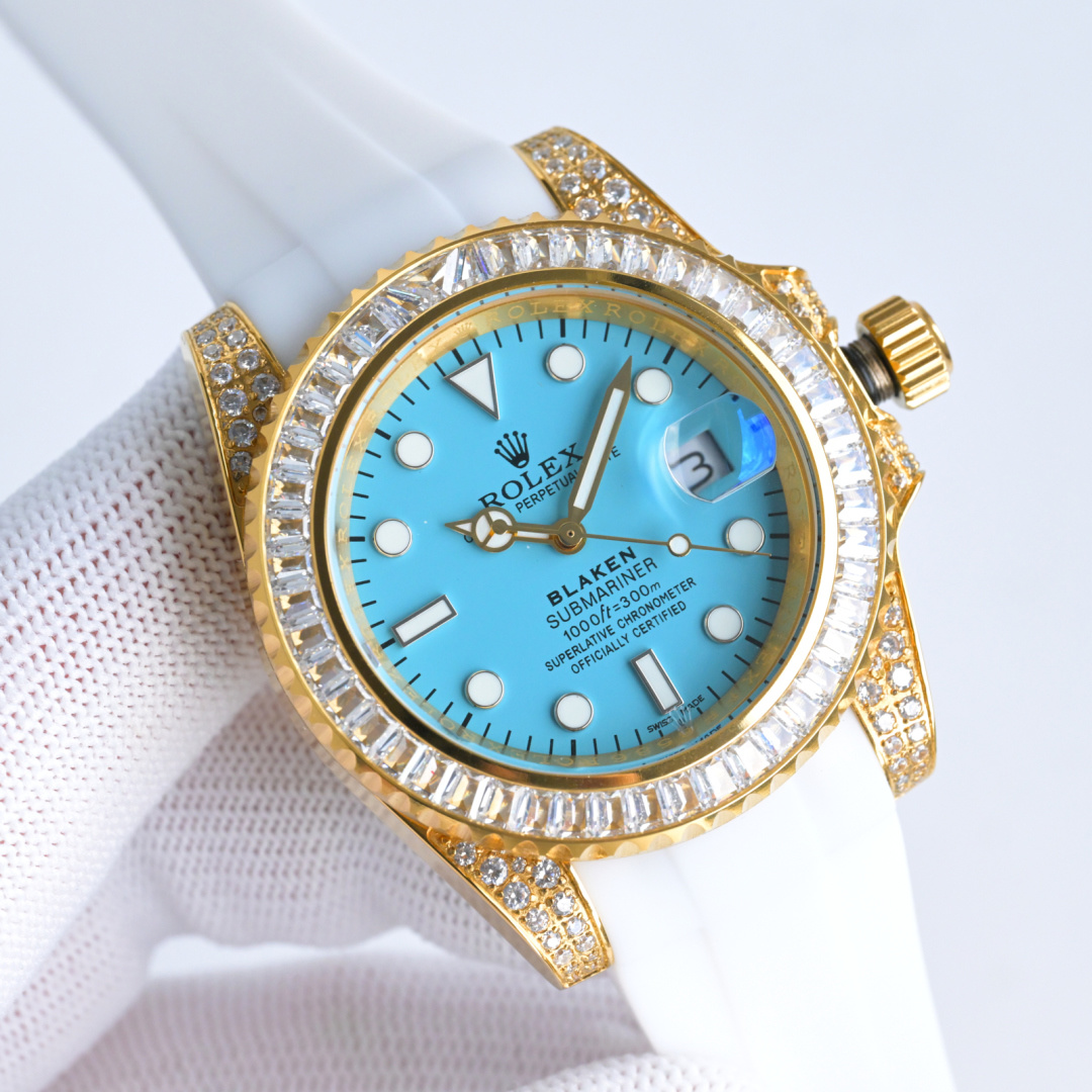 NO:602215,Produced in Taiwan, Taiwan Factory Rolex ROLEX X43  A top-notch toy, if you don’t like the Submariner that hits the streets, he will definitely be your best friend. The most classic Rolex Submariner series Submariner is used as the prototype. After two modifications, it is then inlaid with top-grade natural bright stones. It is shiny and extremely difficult. Currently, the same material is used.  The movement with the most sparkling quality craftsmanship adopts a fully automatic mechanical movement, with super luminous characters, and the tape is specially customized to make elbow pieces, which completely fit the watch case. There is a 2cm flexible adjustment buckle inside the button, which can easily adjust the size. Professional achievements in the future, once and for all. Size 40mm!  For the best luxury gift recommendation, please look for Taiwan’s exclusive quality, rolex19860909台湾 出品  台湾 Factory 劳力士 ROLEX X43 顶级玩物毒货,不喜欢撞款街表水鬼的你,他绝对是你的知音.用劳力士最经典的潜航系列水鬼作为原型,经过圈口的二次改装,然后镶嵌顶级天然皓石,大闪亮,难度极高,目前同种材质最闪工艺机芯采用全自动机械机芯,超强夜光字面,胶带专门定制模具做弯头粒,完全贴合表壳.扣子内2cm灵活调节扣,轻松调节大小.专业成就未来,一劳永逸.尺寸40mm! 送礼最佳奢华推荐请认准台湾独家品质,,rolex,Watch