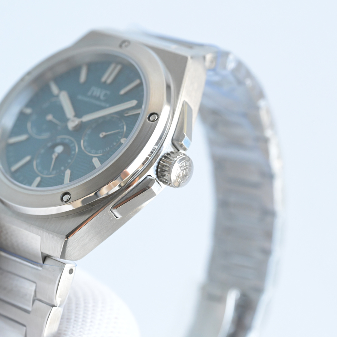IWC Ingenieur Calendario Perpetuo 41 cassa e lunetta in acciaio inossidabile, quadrante blu turchese, bracciale in acciaio inossidabile 41 mm Automatico da uomo
