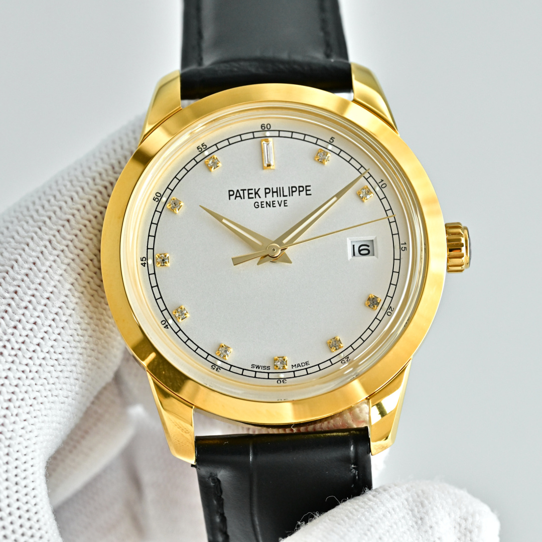 NO:617640,Produced by TW, white shell and gold shell, TW Factory Patek Philippe PPR71 pot cover glass, the highest version of the watch on the market!  The TW watchmaker team spent 12 months carefully designing, daring to be the first, breaking through multiple layers of technical bottlenecks, and striving for perfection!  [Case] The market's exclusive latest pot lid glass material, the dial is simple and extraordinary, 12 scales are integrated with the glass, with a strong 3D three-dimensional effect, ultra-thin craftsmanship, and a diameter of 40mm. [Movement] The watch adopts a movement imported from Japan, with a vibration frequency of 28,800 times per hour and zero repair quality. [Strap Buckle] The style is matched with Italian cowhide to make the wrist more comfortable and comfortable. The watch buckle is engraved with a classic logo, generous and classy.  No one really owns Patek Philippe, they just keep it for the next generation. Luxurious and exquisite recommended men’s mechanical watches. Best luxury recommendations for gifts. Please look for TW’s exclusive quality, patek philippe, cowhide19860909TW 出品 白壳金壳  TW Factory 百达翡丽 PPR71 锅盖玻璃 市场最高版本腕表！TW制表师团队历时12个月精心设计,敢为人先,突破多层技术瓶颈,力求完美！【表壳】市场独家最新锅盖玻璃材质,表盘简而不凡,12个刻度与玻璃融为一体,具有超强3D立体感,超薄工艺,直径40mm.【机芯】腕表采用日本原装进口 机芯,每小时振频28800次,零返修质量.【表带扣】款式搭配意大利牛皮让手腕更贴合舒适,腕表表扣上面刻有经典标志,大方富有档次. 没有人真正拥有百达翡丽,只不过为下一代保管而已.奢华精致推荐男士机械腕表 送礼最佳奢华推荐请认准TW独家品质,,patek philippe,cowhide,Watch