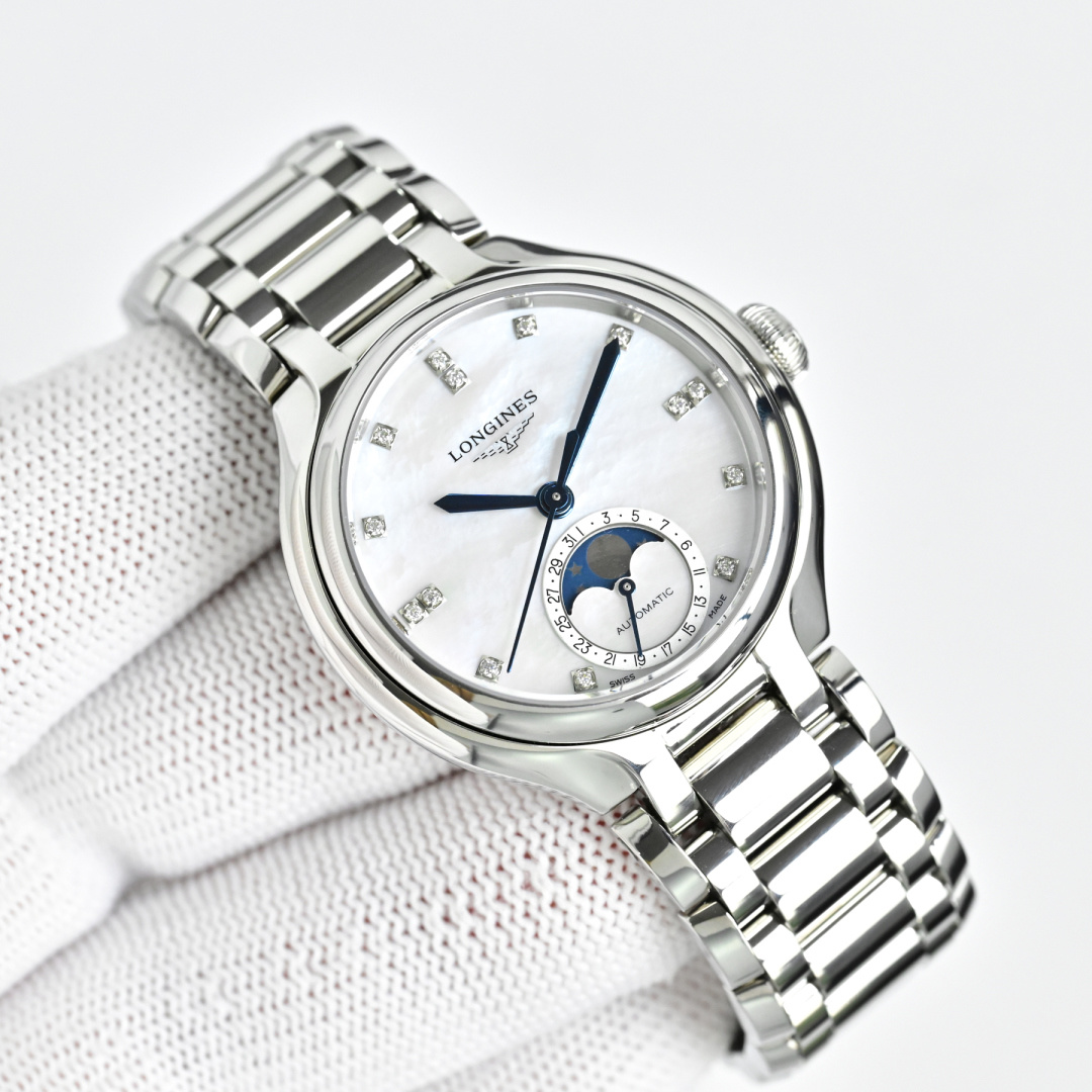 NO:602697,Diamond Longines LONGINES Heart Moon Series New Heart Moon Star Watch / Brilliant Stars, crystal diamonds surround the dial, like stars falling into the eyes. The white and silver dial has clear layers, 34mm size, endorsed by Jennifer Lawrence, Zhao Liying, Zhang Yuxi, Deng Enxi, Chen Lijun  Original mold opening, all accessories are re-engraved and restored to the original ones, they are all the same as the original accessories, the diamonds are made of 6A grade moissanite, burnt steel blue hands, the front and bottom glass are all made of sapphire glass, 361L stainless steel case and strap, 1:1 replica L899.5 movement precision mechanical watch,,,longines19860909钻 浪琴 LONGINES 心月系列 全新款心月星辰腕表/ 璀璨星辰, 晶莹美钻环绕表盘,如星辰坠入眼眸 白色搭配银色表盘层次分明, 34mm尺寸, 詹妮弗劳伦斯,赵丽颖,张予曦,邓恩熙,陈丽君倾情代言 原装开模,所有配件复刻还原原装,均与原装配件通用,钻石采用6A级莫桑钻,烧钢蓝表针,面玻璃底玻璃均采用蓝宝石玻璃,361L精钢表壳表带,1:1 复刻版L899.5机芯走时精准机械腕表 ,,,longines,Watch