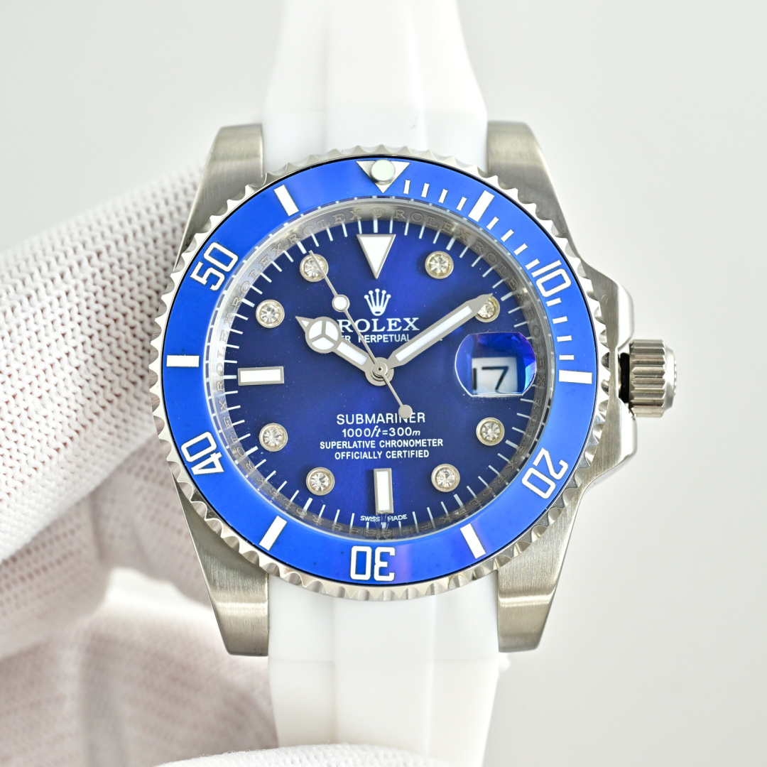 NO:619446,New Product Rolex Submariner Full Diamond Series  A top-notch toy, if you don’t like the Submariner that hits the streets, he will definitely be your best friend. The most classic Rolex Submariner series Submariner is used as the prototype. After two modifications, it is then inlaid with top-grade natural bright stones. It is shiny and extremely difficult. Currently, the same material is used.  The highest quality craftsmanship. Using (Japanese) fully automatic mechanical movement, super luminous characters, tape specially customized mold to make elbow pieces, completely fit the watch case. 2cm flexible adjustment buckle inside the button, easy to adjust the size 40m mechanical watch,,, rolex19860909新 品 劳力士 ROLEX 水鬼满钻系列 顶级玩物毒货,不喜欢撞款街表水鬼的你,他绝对是你的知音.用劳力士最经典的潜航系列水鬼作为原型,经过圈口的二次改装,然后镶嵌顶级天然皓石,大闪亮,难度极高,目前同种材质最闪工艺.采用(日本)全自动机械机芯,超强夜光字面,胶带专门定制模具做弯头粒,完全贴合表壳.扣子内2cm灵活调节扣,轻松调节大小尺寸40m机械腕表,,,rolex,Watch