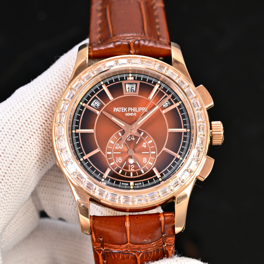 NO:662971,Produced by TW, white shell, gold shell, TW Factory spends a lot of money to create a classic timepiece - Patek Philippe PP R33 complication series 5905R - makes its grand debut. It is the first Nautilus complex watch launched so far, using ultra-complex craftsmanship to create a casual sports watch. 1. Small body and high energy to fulfill the following functions: 12 o'clock calendar function 10 o'clock day of the week function 2 o'clock day of the week function 6 o'clock 24 hours. All functions can be used normally.  2. The movement adopts a replica Cal.240 self-winding movement, which perfectly interprets the functions on the premise of achieving a realistic appearance. 3. An independent watchmaker who is a modification master, enthusiastically participates in customizing and modifying the dial color, adding an interesting soul to the unique watch!  A masterpiece of craftsmanship. Welcome all watch friends to taste it!  Luxurious and exquisite recommended men's multifunctional mechanical watch. The best luxury recommendation for gift giving, please look for TW's exclusive quality, patek philippe19860909TW 出品 白壳 金壳  TW Factory 重金打造经典时计 ——百达翡丽 PP R33 复杂功能系列5905R-重磅登场,迄今推出的首款Nautilus复杂腕表,以超复杂的工艺技术打造休闲运动腕表. 1小身板大能量尽揽以下功能∶12点位日历功能 10点位星期功能 2点位星期功能 6点位24小时.所有功能都可正常使用 2机芯采用复刻版Cal.240自动上链机芯,在实现外观的逼真前提下,功能一并完美诠释. 3改装大师独立制表人,倾情参与定制改装表盘颜色,给予独一无二的腕表增添有趣的灵魂！ 匠心力作 欢迎各位表友品鉴！奢华精致推荐男士多功能机械腕表 送礼最佳奢华推荐请认准TW独家品质,,patek philippe,Watch