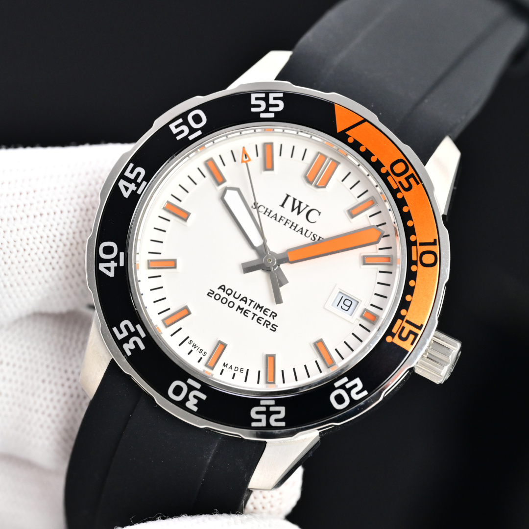 NO:689741,Produced by TW White Shell Gold Black Shell TW Factory IWC Marine Timepiece Series J26 Movement Type 2824 Automatic Machinery Case Material 316 Stainless Steel Strap Material Rubber Case Diameter 44mm Simple and Elegant Appearance Exquisite Workmanship, Superior Quality, Luxurious and Exquisite Recommended Men's Mechanical Watches For the best luxury recommendations as gifts, please look for TW's exclusive quality, iwc19860909TW 出品 白壳 金 黑壳  TW Factory IWC 万国 海洋时计系列 J26 机芯类型2824自动机械 表壳材质316精钢 表带材质橡胶 表壳直径44毫米 外型简洁大方 做工精美,品质优越 ,奢华精致推荐男士机械腕表 送礼最佳奢华推荐请认准TW独家品质,,iwc,Watch