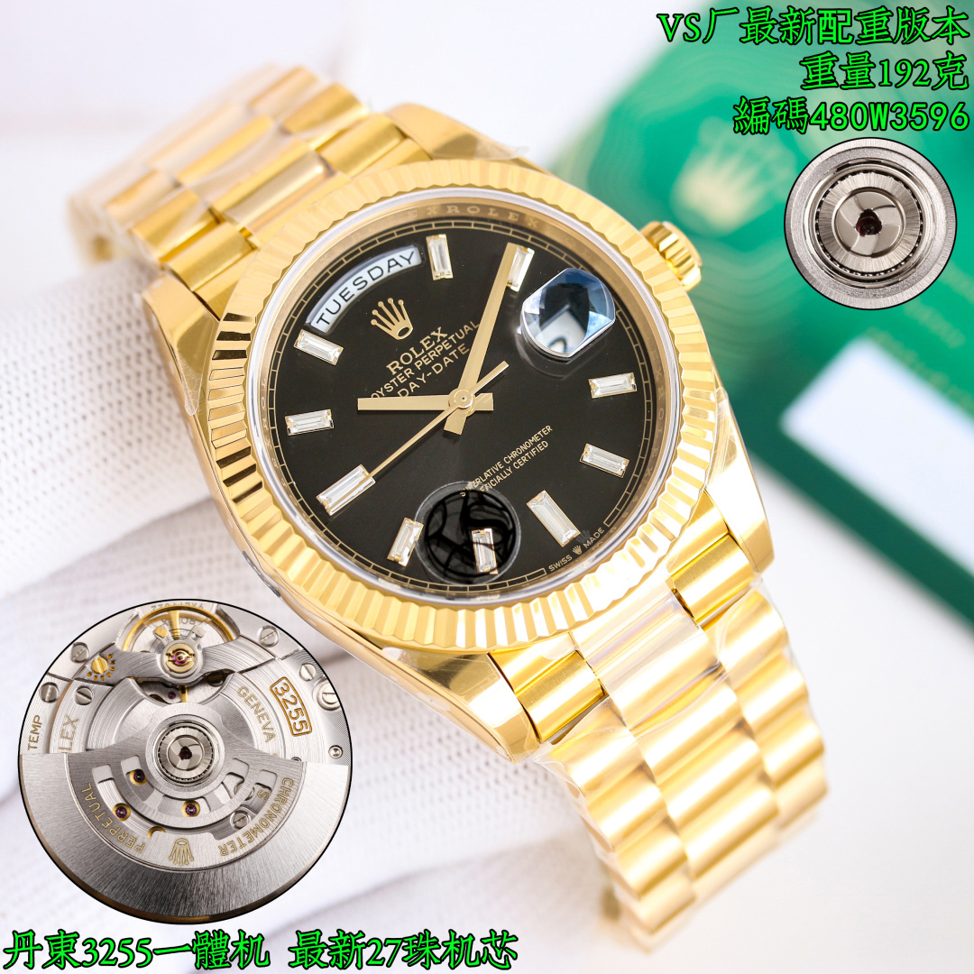 NO:703580,VS factory/new product/V2 version, Rolex ROLEX DD day-date/40mm, equipped with Dandong’s latest 27-ball integrated machine movement, the latest 27-ball ball movement, the latest counterweight version/original weight/weight 192 grams, customized version!  Watch/code 480W3596, watch/buckle code, 3ZR, upgraded strap steel stamp, deep concave AU logo, exquisite details!  New ergonomic weights!  The use of Oyster alloy material is not only a single weighted 'bottom cover', 'case', 'strap and movable body', etc., but a balanced weight, which fits the wrist, reaching the peak of comfort without peeling!  Does not fade!  Perfectly avoiding all the shortcomings of Wu copper materials, tungsten steel materials, and Wu Ni alloy materials on the market!  The material does not oxidize and can be electroplated twice!  Multiple gold-wrapped treatments!  It comes with the same size strap as the original version, the same number of sections and weight as the non-extended strap, the same integrated movement (72-hour power reserve/positive/Dandong movement), and the latest 27-bead ball movement!  Detailed processing from the inside out ensures quality and the wearing experience is uncompromised!  Produced by Vs factory, it must be a high-quality product!  Original weight!  Watch/code,48OW3596,watch/code real shot mechanical watch,,,rolex19860909VS厂/新品/V2版本, 劳力士 ROLEX DD 星期日历型/40mm, 搭配丹东最新27粒滚珠一体机机芯,最新27粒滚珠机芯,最新配重版本/原装重量/重量192克,定制版本！腕表/编码 480W3596,腕表/扣码,3ZR,升级表带钢带钢印,深凹AU标志,细节精致！符合人体工程学的新配重！采用蚝式合金材料不止单一加重“底盖”“表壳””表带活动带身“等,而是均衡配重,贴合手腕, 舒适度达到巅峰的同时不起皮！不掉色！完美规避市面上邬铜材料,钨钢材料,邬镍合金材料的所有缺点！材料不氧化,可以二次电镀！多次包金处理！搭配原版一致尺寸表带,表带原版一致,非加长表带节数重量搭载,对版一体机芯（72小时动力储存/正/丹东机芯）,搭配最新27粒滚珠机芯！由内而外的细节处理确保质量,佩戴体验不打折！Vs厂出品,必属精品！原版重量！腕表/编码,48OW3596,腕表/扣码实拍机械腕表,,,rolex,Watch