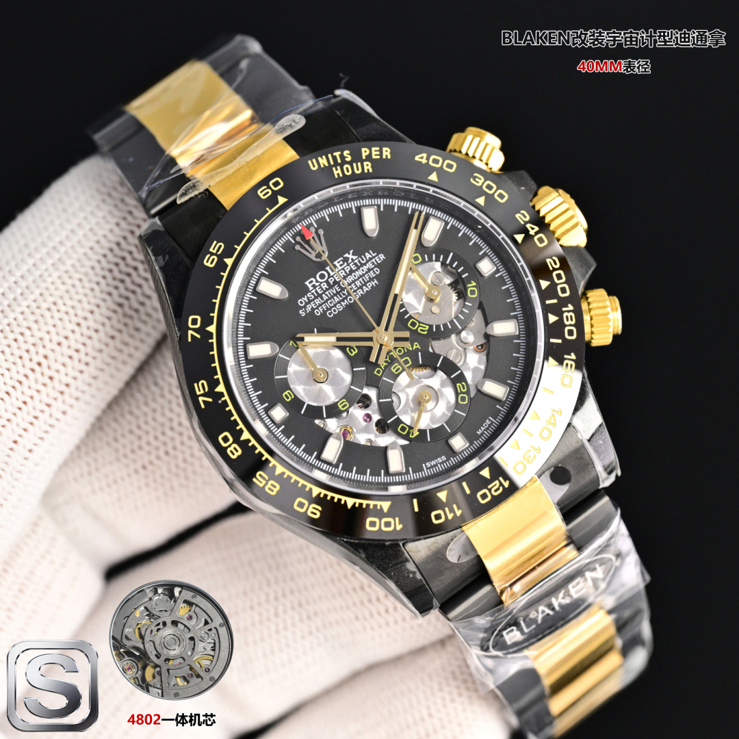 ✨**BLAKEN UPGRADE ALERT!**✨劳力士 ROLEX 迪通拿系列 🎮B33
第六代迪通拿碳黑复刻版 镂空设计!6th Gen Daytona Carbon Black Replica,40mm上手绝了!
🔥核心亮点一眼种草:BKL
▪️12.2mm超薄机身 12.2mm Ultra-thin Case(甩开市面13.5mm普通款),全实心精钢 Solid Stainless Steel 打造,接缝几乎0缝隙,质感拉满!
▪️哑黑套件 Matte Black Kit 升级+多色圈口 Multi-color Bezels 可选,后期想换风格随便搭,个性党狂喜~🎮
▪️表带双选项:硅胶款 Silicone Strap 轻便舒适/精钢款 Steel Strap 硬朗有范儿,CNC全程精雕 CNC Precision Engraving + 人工打磨,细节控直接爱住!
⌚机芯硬核:
4802一体机芯 4802 Integrated Movement,搭载72-hour Long Power Reserve长储能,计时功能 Chronograph Function 和专柜同步,走时稳得一批~
💡贴心设计:
蚝式保险扣 Oyster Safety Clasp 防意外打开,实心链结 Solid Links 戴久了也舒服,操作还特简单!
低调又有面儿,这波升级真的可!🎮S1精致推荐男士多功能机械腕表
立即抢购👉