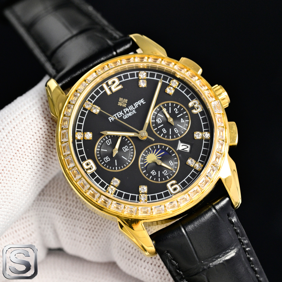 NO:764898,Produced by TW, the white gold diamond ring 50 TW Factory Patek Philippe R makes a stunning debut. The 42 mm diameter is suitable for popular male hands, and is very suitable for business and leisure. The entire watch case is hand-engraved with patterns, which has a strong visual impact and is unforgettable, and the physical texture is more beautiful. 1 Paired with imported  Multi-function movement [non-market ordinary domestic movement] (zero repair) function (24 hours, week/star/month) This watch has a 38-48 hour power reserve. 2. Imported 316L stainless steel, using 18k quality furnace vacuum plating!  3. Paired with exclusive customized square scale cowhide strap. 4. Wear-resistant and scratch-resistant sapphire glass mirror!  530 meters waterproof level. Patek Philippe is simple but not simple!  The quality of the actual shooting is the same. The best luxury recommendation for gift giving, please look for TW’s exclusive quality, patek philippe, cowhide19860909TW 出品 白 金 钻圈50 TW Factory 百达翡丽 Patek Philippe R 惊艳登场,42毫米的表径适配大众男性手寸,非常商务可亦休闲.整表表壳手工雕刻花纹,视觉冲击力强,令人过目不忘,实物质感更加优美. 1搭配进口 多功能机芯【非市场普通国产机芯】（零返修）功能（24小时,星期/星辰/月份）此腕表拥有38-48小时动力储备. 2进口316L精钢,采用18k品质炉内真空电镀！ 3搭配独家定制方形鳞纹牛皮表带 4耐磨防刮蓝宝石玻璃镜面！ 530米生活防水等级. 百达翡丽（Patek Philippe） 简约而不简单！实物拍摄品质如一 送礼最佳奢华推荐请认准TW独家品质,,patek philippe,cowhide,Watch