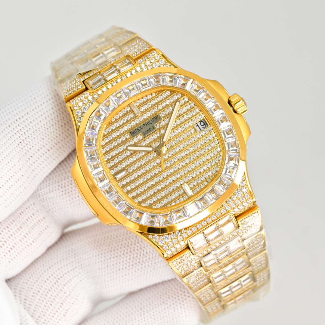NO:754961,Produced by PDF, flat price PDF Factory is coming!  Patek Philippe R69 Nautilus 5719 series top full diamond watch, size 40mm  The case is inlaid with 100 eight-star and eight-arrow top fire rhinestones, and the bezel is inlaid with 32 long T-shaped diamonds, emeralds, sapphires, and rubies. The bracelet is inlaid with 803 eight-star and eight-arrow top fire rhinestones and 150 long-shaped T-square diamonds. The dial is inlaid with 255 eight-star and eight-arrow top fire rhinestones and 3 long T-shaped diamonds. The hour markers are emeralds, sapphires, and rubies. PDF Factory  Invite you to appreciate the extremely luxurious top-of-the-line Nautilus, which allows you to wear it to show the style of a king. Luxurious and exquisite men's mechanical watches are recommended. For the best luxury recommendations for gift giving in the Gypsophila series, please pay attention to the PDF for exclusive quality, patek philippe, gold19860909PDF 出品 统一价 PDF Factory满天星来袭！ 百达翡丽 PATEK PHILIPPE R69 Nautilus 5719系列顶配满钻腕表 尺寸40mmX8.7mm 机芯独家定制26-330一体自动上链机芯,调时不止秒及可动上链轮 整表均采用316L精钢CNC精雕加工后电镀白金,黄金,玫瑰金 满天星鹦鹉螺 表壳镶嵌100颗八星八箭顶级火彩水钻,圈口32颗长形T方钻祖母绿,蓝宝石,红宝石 表链工字珠镶嵌803颗八星八箭顶级火彩水钻及150颗长形T方钻 表盘镶嵌255颗八星八箭顶级火彩水钻及3颗长形T钻时标祖母绿,蓝宝石,红宝石 PDF Factory 邀您共鉴极致奢华的顶配鹦鹉螺,让您佩戴尽显王者风范 ,奢华精致推荐男士机械腕表 满天星系列送礼最佳奢华推荐请认准PDF独家品质,,patek philippe,gold,Watch