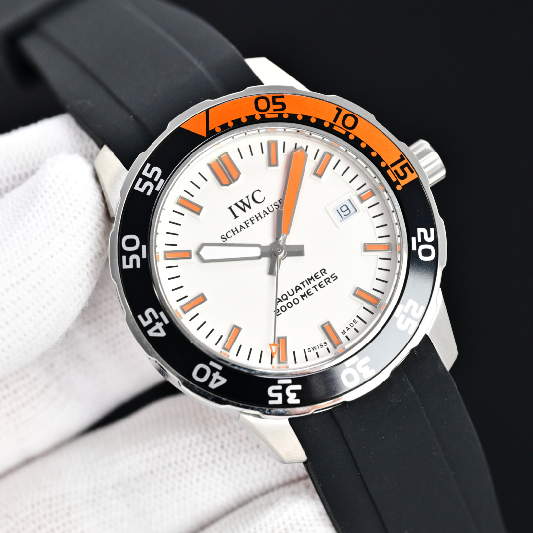 NO:764895,Produced by TW White Shell Gold Black Shell TW Factory IWC Marine Timepiece Series J26 Movement Type 2824 Automatic Machinery Case Material 316 Stainless Steel Strap Material Rubber Case Diameter 44mm Simple and Elegant Appearance Exquisite Workmanship, Superior Quality, Luxurious and Exquisite Recommended Men's Mechanical Watches For the best luxury recommendations as gifts, please look for TW's exclusive quality, iwc19860909TW 出品 白壳 金 黑壳  TW Factory IWC 万国 海洋时计系列 J26 机芯类型2824自动机械 表壳材质316精钢 表带材质橡胶 表壳直径44毫米 外型简洁大方 做工精美,品质优越 ,奢华精致推荐男士机械腕表 送礼最佳奢华推荐请认准TW独家品质,,iwc,Watch