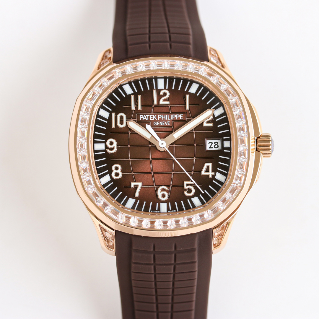 NO:764439,Gold GR Factory newly launches PP Patek Philippe/Grenade series Gypsophila star size 38.8mm grenade upgraded to D color T square moissanite!  The bezel is upgraded and inlaid with imported D-color T-square moissanite. The lugs are inlaid with imported D-color non-standard special-shaped T-square moissanite. Patek Philippe AQUANAUT series mechanical watches, 5167A/5168G/5167R series watches - exclusively developed and customized by Patek Philippe PATEK  PHILIPPE. Imported and modified 324SC movement, upgraded to improve the shortcomings of the market version, the movement has a functional reserve of up to about 55 hours. The quality is extremely stable, and the bold design of the product in the shape of a grenade shows the dynamic and fashionable charm of the wrist timepiece. It also demonstrates the exploration spirit of men who yearn for distant places, without losing elegance and refinement, highlighting the temperament of Patek Philippe sports watches. [Case]  1. The watch case still retains the rounded octagonal appearance and is made of 904 stainless steel. It is polished and polished to give it a more exquisite and gorgeous design. The material is sturdy and durable, with a diameter of 38.8mm/8.9mm. 2. The flat parts are polished in line with the original product, the sides are frosted, and the flat part of the bezel is decorated with vertical satin patterns, which not only ensures a beautiful color, but also takes into account wear resistance.  3. The case and lugs are integrally formed, with smooth lines that fit the wrist. 4. The crown is also made of fine steel. The screw-in design ensures the waterproof performance of the watch. The anti-slip texture design ensures that the watch can be accurately timed and ensures that every watch is 100% waterproof. [Strap/buckle] The tapes are made of natural 'Tropical' composite rubber material consistent with the original product. The waterproof watch strap shows the advantages of composite materials and is comfortable to wear. It is extremely resistant to abrasion, abrasion, seawater corrosion and ultraviolet radiation.  2. A perfect clone of the Aquanaut classic folding clasp, even the very small corners are chamfered to ensure the comfort of the original. [Dial/Hands] Both the dial and hands adopt the same luminous effect as the original. The dial is designed with the inspiration of the earth's network, and the bottom relief pattern is clear and layered, all of which have the same look and feel as the original.  2. The dial scales are all consistent with the original products and use three-dimensional Arabic numeral time scales. Each three-dimensional time scale is made by hand. The time scales and hands are coated with the same Superluminova luminous coating as the original products. The time can be easily read even in the dark. 3. The calendar window of each watch must be horizontally aligned without deflection and obstruction. [Movement]  The movement adopts the exclusively upgraded and customized Patek Philippe Cal. imported modified 324SC movement, which has super stable quality and a power reserve of about 55 hours, basically guaranteeing zero failure. 2. The chamfering of the movement plywood is also impeccable using Swiss craftsmanship. 4. The movements are all finely engraved, clear and not worn, and the texture is the ultimate. GR focuses on quality mechanical watches,,,patek philippe19860909金 GR厂新推出 PP 百达翡丽 /手雷系列 满天星 尺寸38.8mm 手雷升级改D色T方莫桑钻！表圈升级镶嵌进口D色T方莫桑钻 表耳 镶嵌进口D色不规格异形T方莫桑钻 百达翡丽AQUANAUT系列机械腕表,5167A/5168G/5167R系列腕表——独家开发定制百达翡丽PATEK PHILIPPE.进口改324SC机芯,升级改善市场版本的不足,机芯功能储蓄长达55小时左右.品质极其稳定,产品以手雷形状大胆的设计,展现腕间时计的动感时尚魅力,也彰显了男士向往远方的探索精神,又不失典雅精致,凸显百达翡丽运动腕表的气质.【表壳】 1.表壳依旧保留圆润的八角形外观,采用904精钢材质打造而成,经抛光润饰,更显精美华丽的设计风格,材质坚固耐用,直径38.8mm/8.9mm 2.平面部分均与正品一致经抛光处理,侧边采用磨砂处理,表圈平面部分饰有垂直缎纹,在保证色泽靓丽的同时,也兼顾耐磨特性. 3.表壳与表耳一体成型,线条流畅,贴合手腕. 4.表冠同样采用精钢材质打造而成,旋入式设计保证腕表防水性能,防滑纹理样式设计保证腕表可以精准校时,保证每一只腕表都做到百分百防水测试.【表带/表扣】 胶带均采用与正品一致的天然“Tropical”复合橡胶材质,防水表带尽显复合材质的优势佩戴舒适,极其耐磨擦、耐磨损、耐海水腐蚀且抗紫外线辐射, 2.完美克隆Aquanaut经典式折叠式表扣,即使在非常细小的拐角处上也做有倒角润饰,确保还原正品般的舒适感.【表盘/指针】 表盘及指针均采用正品一致的夜光效果,表盘以地球网络状灵感设计,底部浮雕图案,层次分明,均与正品一致观感. 2.表盘刻度均与正品一致采用立体阿拉伯数字时标,每个立体时标刻度是纯手工制作而成,时标和指针上都涂了正品一致Superluminova夜光涂层,即使在黑暗中也可以轻松读取时间. 3.日历窗口每一只腕表做到水平正位,不出现偏斜遮挡.【机芯】 机芯采用独家升级定制的百达翡丽Cal.进口改324SC机芯,质量超级稳定,动力储时长达55小时左右,基本做到零故障的保障. 2.机芯夹板的倒角采用瑞士工艺打磨同样无可挑剔. 4.机芯全部精雕刻字,清晰不磨损,纹理做到极致 GR专注品质机械腕表,,,patek philippe,Watch