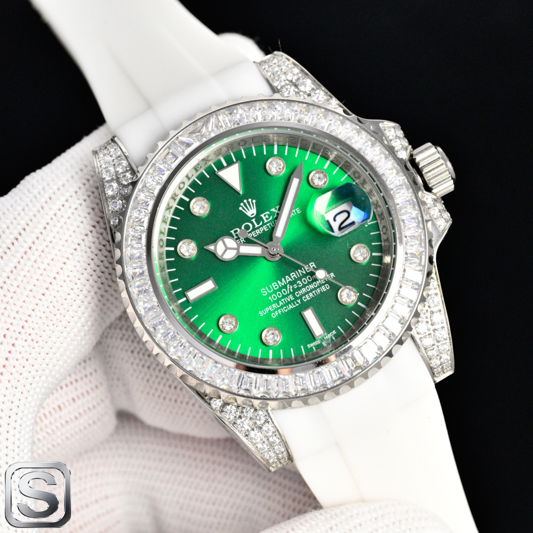 NO:764479,New Product ROLEX Submariner’s Gypsophila Series  , a top-notch toy addict, and if you don’t like to bump into street watches, he will definitely be your best friend. Using Rolex’s most classic Submariner series Submariner as the prototype, it has been modified twice on the ring, and then inlaid with top-quality natural bright stones. It is very shiny and extremely difficult. Currently, the same material has the most sparkling craftsmanship.  The movement adopts a (Japanese) fully automatic mechanical movement, with super luminous characters. The tape is specially customized with a mold to make elbows, which completely fit the watch case. There is a 2cm flexible adjustment buckle inside the button to easily adjust the size. Professionalism makes the future, once and for all. Size 40mm mechanical watch,,rolex19860909新品  劳力士 ROLEX 水鬼满天星系列 ,钻面顶级玩物毒货,不喜欢撞款街表水鬼的你,他绝对是你的知音.用劳力士最经典的潜航系列水鬼作为原型,经过圈口的二次改装,然后镶嵌顶级天然皓石,大闪亮,难度极高,目前同种材质最闪工艺.机芯采用(日本)全自动机械机芯,超强夜光字面,胶带专门定制模具做弯头粒,完全贴合表壳.扣子内2cm灵活调节扣,轻松调节大小.专业成就未来,一劳永逸.尺寸40mm机械腕表,,,rolex,Watch