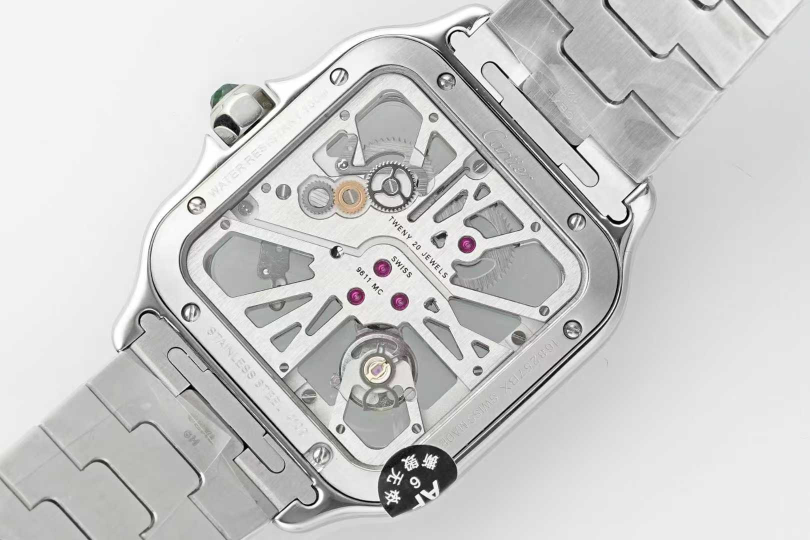 Cartier 卡地亚 CARTIER山度士系列 腕表，以突破性设计与精湛工艺诠释着时间的艺术。山度士镂空机械