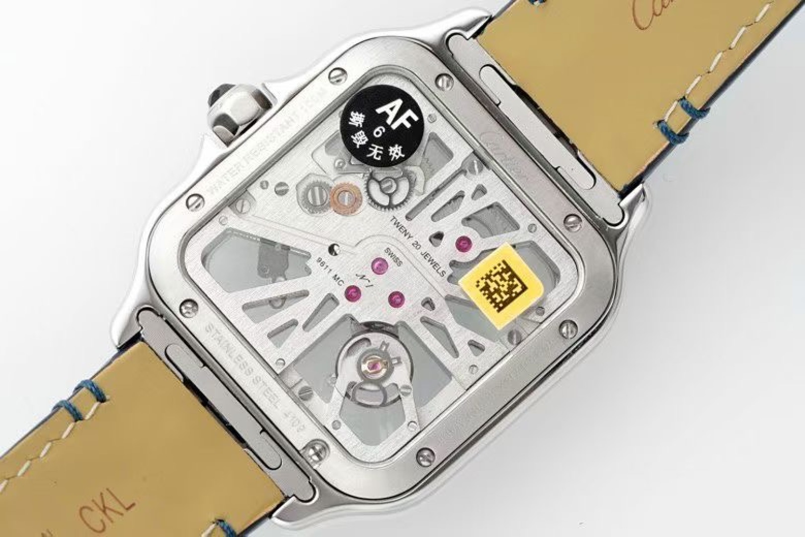 Cartier 卡地亚 CARTIER山度士系列 腕表，以突破性设计与精湛工艺诠释着时间的艺术。山度士镂空机械