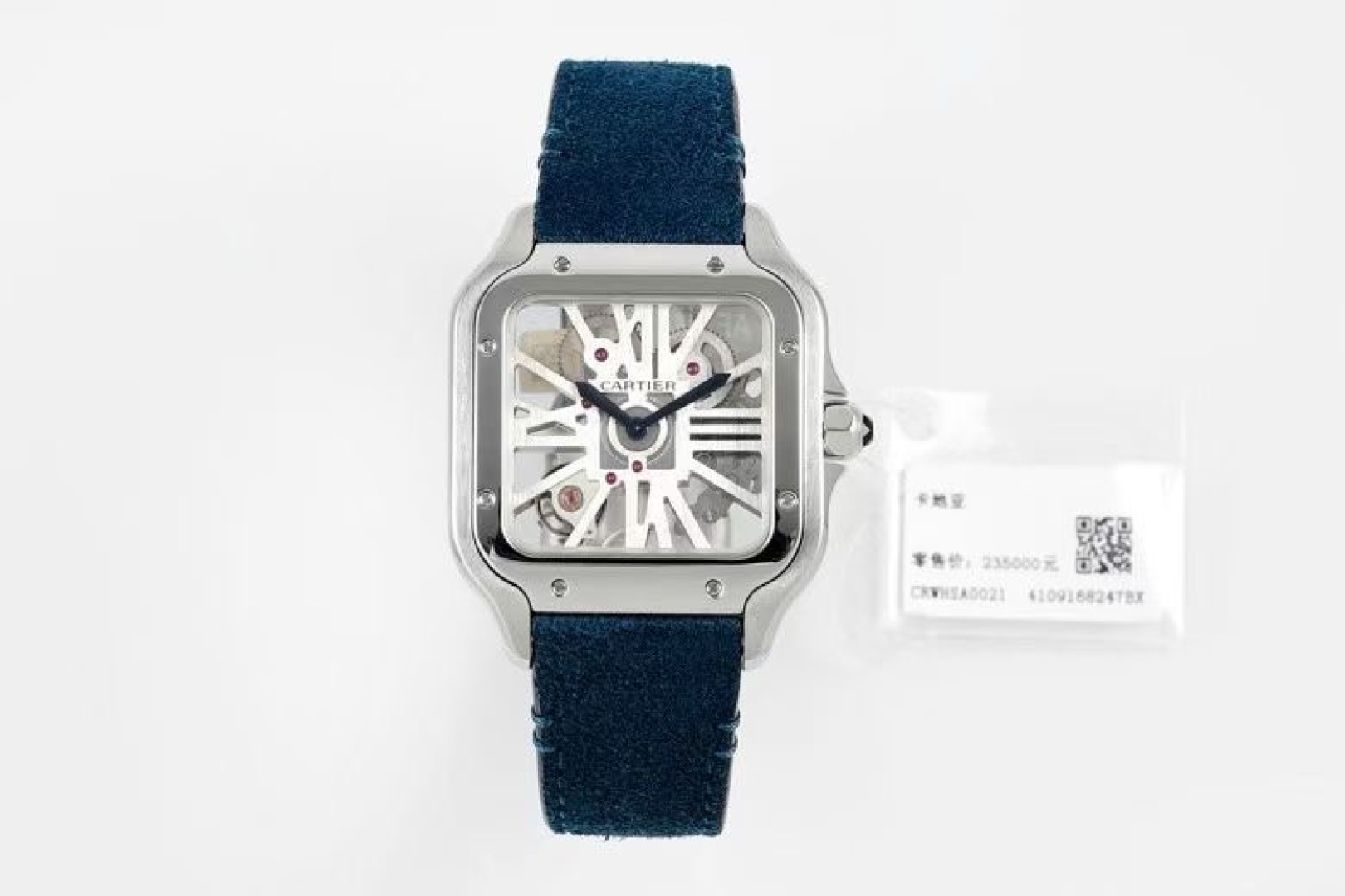 Cartier 卡地亚 CARTIER山度士系列 腕表，以突破性设计与精湛工艺诠释着时间的艺术。山度士镂空机械