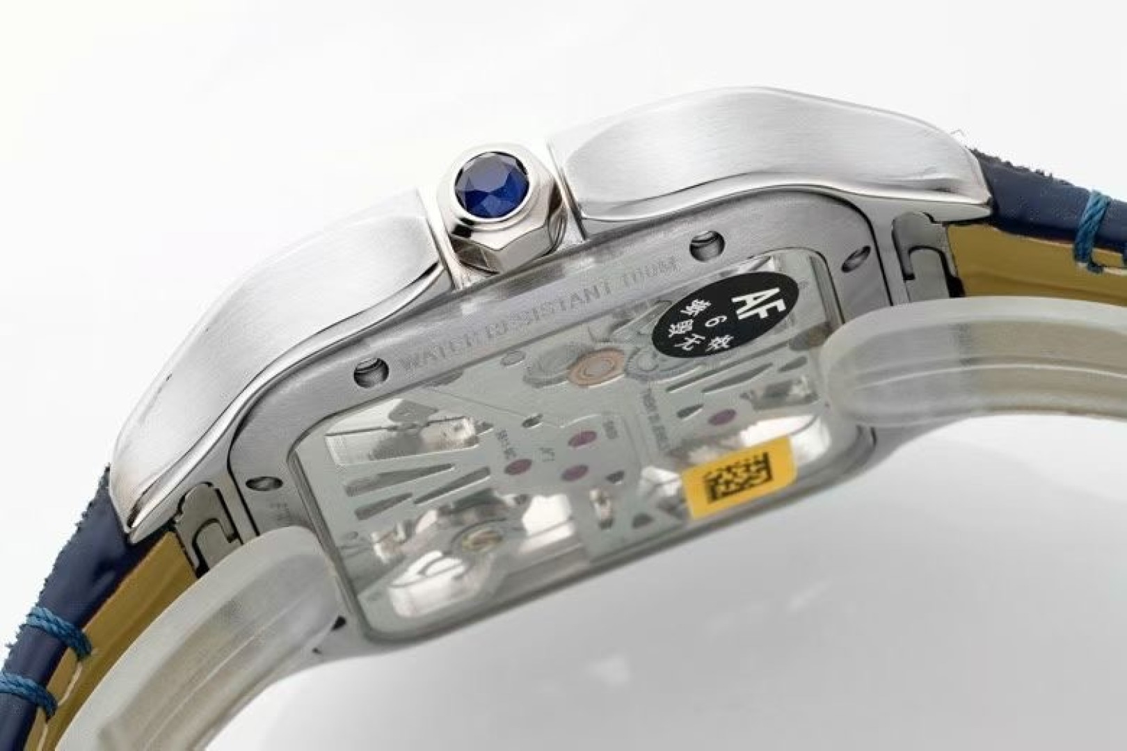 Cartier 卡地亚 CARTIER山度士系列 腕表，以突破性设计与精湛工艺诠释着时间的艺术。山度士镂空机械