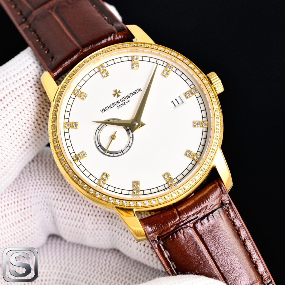 NO:764542,The new Vacheron Constantin/VC Heritage Series 87172 38mm diameter is more refined and elegant. It is a unisex watch. The 87172/000R-9302 watch fully inherits the essence of Vacheron Constantin watchmaking.  The classic small hand. The small calendar window at three o'clock and the small seconds dial at nine o'clock echo each other. It is equipped with a Vacheron Constantin automatic winding movement. The movement of the watch can be seen from the back. The baton hour mark hand and the orbital minute scale combine the Vacheron Constantin brand's elegant two-and-a-half-hand mechanical watch,,,vacheron19860909钻 新 款 江诗丹顿/ VC传袭系列87172 38mm 的表径更加精致优雅为中性腕表 87172/000R-9302腕表充分传承到了江诗丹顿制表精华, 经典的小针.三点钟的小日历窗和九点钟的小秒盘交相呼应,搭载江诗丹顿自动上链机芯,可从背透看到手表的机芯.棒状时标针搭配轨道式分钟刻度将江诗丹顿品牌优雅两针半 机械腕表,,,vacheron,Watch