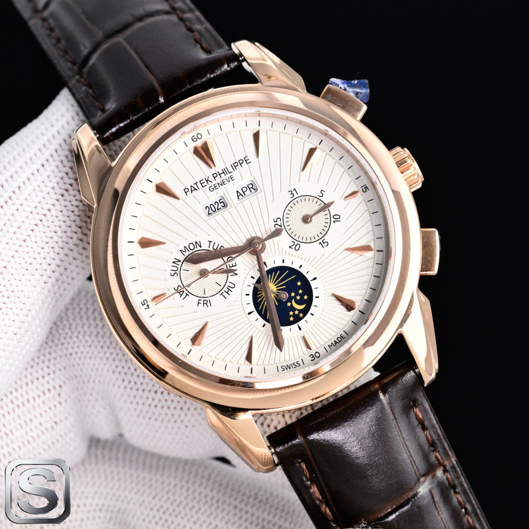 NO:764555,Gold + 0 Diamond Patek Philippe PP Super Complex Function Timepiece 5327, series of watches, the most classic style among perpetual calendars. The diameter of the watch is 41mm, which is moderate in size and suitable for people in various industries. The dial layout is generous and decent, evenly laid out. Although there are many functions, it does not make people feel complicated. The sunburst pattern combined with gold three-dimensional Breguet digital scales and willow leaf hands makes people feel brighter.  The 12-digit dual calendar on the dial shows the year and month, the 3 o'clock position is the calendar display, the 6 o'clock position is the 24-hour true moon phase display, and the 9 o'clock position is the day of the week display. The overall layout of the dial is wide and not compact, very elegant, 9 modified 5327 and equipped with Cal. 324 Q automatic winding movement, with a transparent back, providing 48 hours of power storage, and a waterproof depth of 30 meters, meeting the needs of daily life.  In addition, it is paired with an Italian cowhide strap and a PP iconic lantern buckle, giving it a retro and elegant feel. This 5327 is a formal watch, with various dials for you to choose from. It goes well with black, white and gray formal wear, and can also be worn with casual everyday wear.  A classic work of art, a perfect collection. Patek Philippe’s exclusive slogan: No one can own a Patek Philippe, we just keep it for the next generation. But I ask people who love watches, who doesn’t want to own a Patek Philippe? Many people who love watches originally intended to have a multi-functional mechanical watch,,,breguet,patek philippe,cowhide19860909金+0 钻 百达翡丽 PP 超级复杂功能时计5327、系列腕表,万年历中最经典的款式. 表径为正装41mm,大小适中,适合各类行业人士,表盘布局大方得体,布局均匀,功能虽多却不让人觉得繁杂,日辉纹搭配金质立体宝玑数字刻度和柳叶指针更让人觉得眼前一亮. 表盘12位双历为年份与月份,3点位置为日历显示,6点位置为24小时真月相显示,9点位置为星期显示,盘面整体的布局,宽阔不紧凑,非常典雅,9 改 5327及搭载Cal.324 Q自动上链机芯,背透,提供48小时动力储存,防水深度30米,满足日常生活所需. 另外,搭配意大利牛皮表带,带PP标志性灯笼扣,复古儒雅的感觉拉满. 这款5327、属于正装表,各色表盘任君选择,搭配黑白灰正装都不错,日常搭配休闲也可. 一件经典的艺术品,一件完美的收藏品.百达翡丽的专属语谁都无法拥有一块百达翡丽,我们只是为下一代保管.但试问爱表之人,谁不愿意拥有一块百达翡丽很多爱表之人初心多功能机械腕表,,,breguet,patek philippe,cowhide,Watch