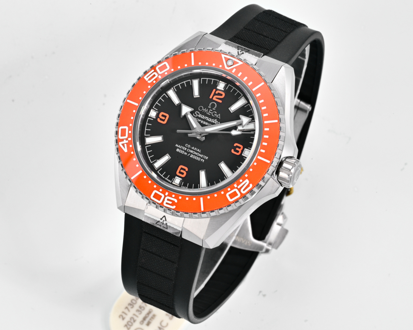 NO:820568,VS+ Factory Omega OMEGA / MT2 New generation of Seamaster series Planet Ocean watch On the occasion of the 20th anniversary of the launch of the Planet Ocean watch, Omega launched a new fourth generation Seamaster series Planet Ocean watch. The new watch inherits the classic design elements of the Planet Ocean watch.  And through a slimmer profile and sharper lines, it injects a more modern style into the watch. The original 1:1 mold of the watch is matched with the appearance and size details. The movement is equipped with the 'double T' black pendulum 8912 integrated movement, which is powerful and can last up to 50 hours. The case size is 42mm/13.5mm, covering mechanical watches with bezels in three different colors of orange, blue and black.,,omega19860909VS+ Factory 欧米茄 OMEGA /MT2 全新一代 海马系列 海洋宇宙腕表 海洋宇宙腕表问世二十周年之际,欧米茄推出全新第四代海马系列海洋宇宙腕表. 全新腕表传承了海洋宇宙表款的经典设计元素, 并通过更纤薄的轮廓和更锐利的线条,为腕表注入更具现代感的风格.腕表原装1比1开模,外观尺寸细节对版,机芯搭载'双T'黑摆8912一体机芯,动力充沛,可达50小时续航,表壳尺寸 42mm/13.5mm,涵盖橙、蓝、黑三种不同颜色的表圈机械腕表,,,omega,Watch
