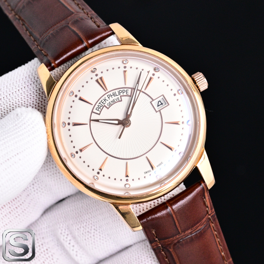 NO:821667,TW produced white shell gold shell TW Factory Patek Philippe, PP PD2 pot lid glass hot new style, Patek Philippe new pot lid mirror, it took up to 6 months!  Ultra-thin men's automatic mechanical watch, using imported original movement, vibration frequency of 28,800 times per hour, zero repair quality, original size of 42mm in diameter, ultra-thin craftsmanship of 8mm, (can be paired with calfskin imported from Xin Italy!) The pot lid is made of glass!  Super waterproof to 50 meters!  The same style at the counter, reproduced one to one!  Bring him with you to show your sharpness and extraordinary style!  Dazzling brilliance, eternal noble gifting, the best luxury recommendation, please look for TW’s exclusive quality, patek philippe, cowhide19860909TW 出品 白壳 金壳  TW Factory 百达翡丽,PP PD2 锅盖玻璃 火热新款式,百达翡丽新款锅盖镜面,耗时长达6个月！超薄男士自动机械腕表,采用进口原装机芯,每小时振频28800次,零返修质量,直径42mm原装尺寸,超薄工艺8mm,(可搭配采用鑫意大利进口小牛皮！)锅盖玻璃材质！超强防水50米！专柜同款,一比一复刻！带上他锋芒尽显,气派不凡！耀眼光辉,永恒尊贵送礼最佳奢华推荐请认准TW独家品质,,patek philippe,cowhide,Watch