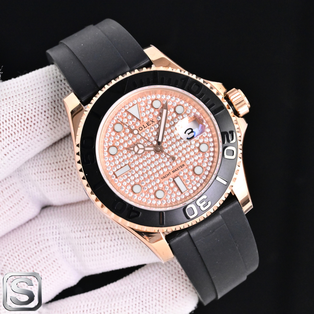NO:858482,Produced by Factory C, gold and white diamond face, CLEAN Factory ROLEX Rolex CM2 Yacht-Master series YACHT-MASTER 40mm, new white yacht. Genuine mold opening, two-way rotating outer ring, no longer loose, strong and genuine adjustment; the strap is made of 904 stainless steel, even in color and bright!  Durable and comfortable; the steel stamp on the case is the same as the original, not ordinary engraving; the latest level movement!  True and true one, time adjustment, instantaneous calendar, authentic synchronization, non-3135, genuine high-quality and low-price, carefully created ultra-real real-life photo shooting, luxury and exquisite recommended men's mechanical watch, the best luxury recommendation for gifts, please look for the exclusive quality of C Factory CLEAN, rolex19860909C厂 出品 金白 钻面  CLEAN Factory ROLEX 劳力士 CM2 游艇名仕型系列 YACHT-MASTER 40mm 新品白游艇.正品开模,双向旋转外圈,不再松松垮垮,力度手感正品调教；表带采用904精钢色泽均匀光鲜！耐用且舒服；表壳上的钢印跟正品一样,不是普通刻字；最新水准机芯！ 真真真一体 顺时调时,瞬跳日历,正品同步 非3135 改真正物美价廉,精心打造超真实实物图拍摄 奢华精致推荐男士机械腕表 送礼最佳奢华推荐请认准C厂CLEAN独家品质,,rolex,Watch