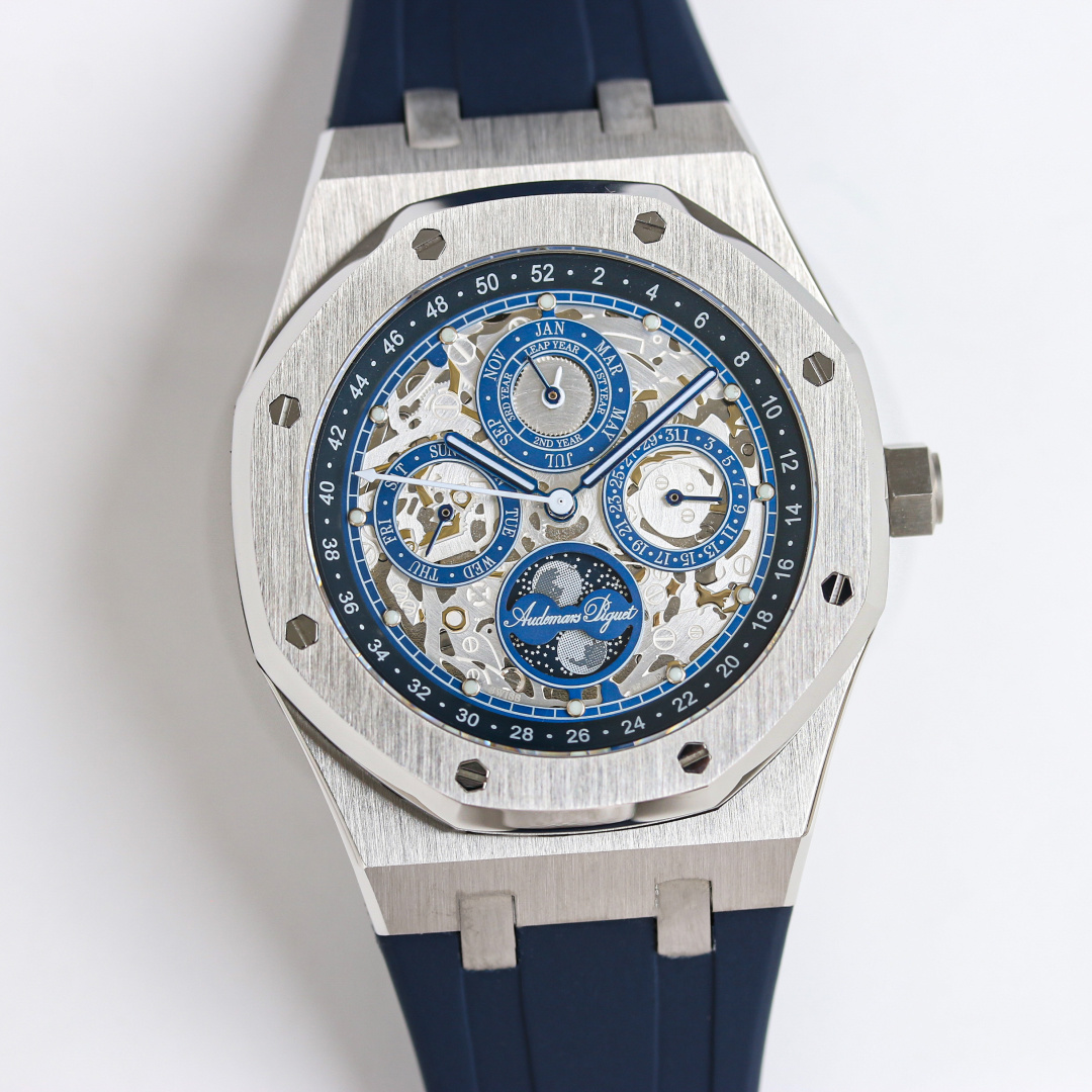 NO:860085,Produced by TW White Shell Blue Shell Black Shell TW Factory AP Audemars Piguet Royal Oak 26574ST Series R68 Men's Watch!  A perfect and personalized experience!  1 diameter 41MM!  2 is equipped with a customized version of Cal.5134 movement, which perfectly restores functions!  3. All functions such as calendar, day of the week, month, moon phase, etc. are all real functions and can be used normally. (Steel belt, tape, and belt models are optional) 3. The watch case is made of 316L fine steel, and the entire shell is processed with high-precision CNC, and the density is consistent with the original!  4 The entire text is perfectly presented in accordance with the original color!  5-piece shell set with ring opening, shell and bottom cover. The overall angle perfectly reflects the drawing process and the fusion of quality and beauty!  Luxurious and exquisite recommended men’s multifunctional mechanical watch. The best luxury recommendation for gift giving, please look for TW’s exclusive quality, audemars19860909TW 出品 白壳 蓝壳 黑壳  TW Factory AP 爱彼皇家橡树 26574ST系列 R68 男士腕表！完美与个性的体验！ 1直径41MM！ 2搭载定制版Cal.5134机芯,完美还原功 能！ 3日历,星期,月份,月相等一切功能均为真功能可正常使用.（可选配钢带款,胶带款,皮带款） 3表壳采用316L精钢材质,整壳CNC高精准处理,密度与原装吻合！ 4字面整体按照原装颜色完美呈现！ 5壳套分圈口.壳.底盖三件套,整体角度完美体现拉丝工艺,品质与美的融合！奢华精致推荐男士多功能机械腕表 送礼最佳奢华推荐请认准TW独家品质,,audemars,Watch