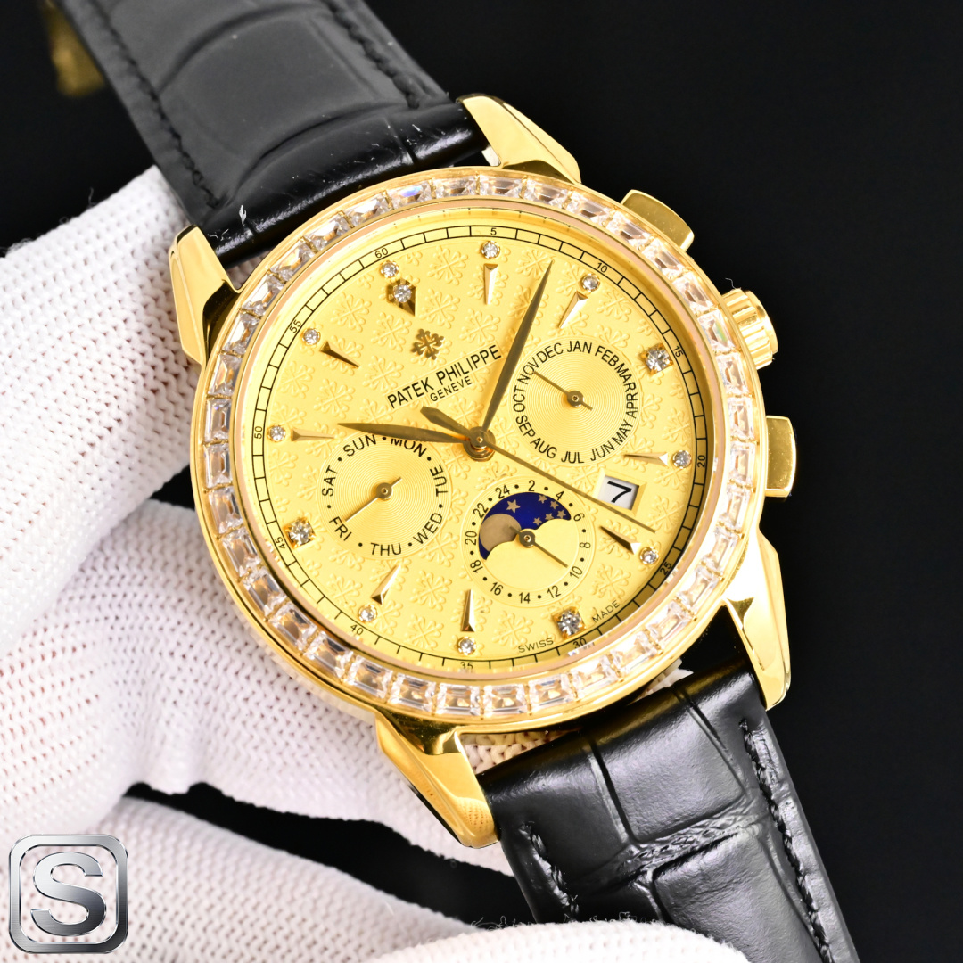 NO:881992,Produced by TW, white shell, rose gold, 50 diamonds, TW Factory, the highest version, Patek Philippe PP R75 complex function chronograph series is launched. Patek Philippe is a noble work of art!  Exclusive text plus high-end inner shadow logo, matched with imported multi-function movement (0 repair) function (24 hours, day of the week, stars, month) imported 316 stainless steel, using 18k quality furnace vacuum plating!  Paired with Italian imported calfskin!  Original folding buckle!  Size 42mm wear-resistant and scratch-resistant sapphire glass!  Super waterproof to 50 meters!  Simple but not simple!  You can never own a Patek Philippe, you are just keeping it for your descendants. (Serious promise: The physical product has a better gloss and feel, the dial scale is lifelike, the case craftsmanship is a master-level light test, and the new era machine high-tech forging makes it shocking and distinguished. You deserve it! Luxurious and exquisite recommended men's multi-functional mechanical watch. For the best luxury gift, please look for TW's exclusive quality, patek philippe, cowhide19860909TW 出品 白壳 玫金 钻50 TW Factory 最高版本 百达翡丽 PP R75 复杂功能计时系列上市 Patek Philippe 贵族的艺术品！独家字面加高档内影logo,搭配进口多功能机芯（0返修）功能（24小时,星期,星辰,月份）进口316精钢,采用18k品质炉内真空电镀！搭配意大利进口小牛皮！原装折叠扣！尺寸42mm耐磨防刮蓝宝石玻璃！超强防水50米！简约而不简单！你永远无法拥有一块百达翡丽,你只是在替你的后代保管他. ( 慎重承诺 产品实物光泽手感更佳精湛 字盘刻度栩栩如生 壳套工艺都是宗师级别轻身检验 加上新时代机器高技锻造 上手震撼尊贵非凡.你值得拥有！ 奢华精致推荐男士多功能机械腕表 送礼最佳奢华推荐请认准TW独家品质,,patek philippe,cowhide,Watch