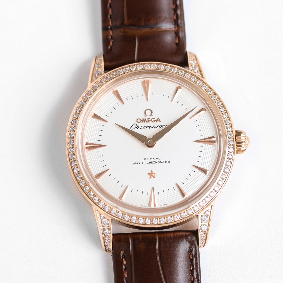 NO:924291,Produced by KR, white case, gold case, 50 diamonds KR Factory Omega Constellation Series BJ9 automatic men's watch .13.39.21.20.001 OMEGA two-hand wear-resistant sapphire glass mirror provides comprehensive protection for the dazzling dial. The watch size is 40 mm × 9 mm. Case 316. Stainless steel case with Italian leather strap. Inside is equipped with Omega 9015.  Imported movement, fully automatic mechanical watch for men, 48 hours of power reserve, fashionable, elegant and stable, elegant and simple, mechanical watch. The best recommendation for gift giving, please look for KR’s exclusive quality. Recommended men’s mechanical watch for exquisiteness. The best luxury recommendation for gift, please look for KR factory’s exclusive quality, omega.19860909KR 出品 白壳 金壳 钻50 KR Factory 欧米茄星座系列 BJ9 自动机械男表 .13.39.21.20.001 OMEGA两针 耐磨损蓝宝石玻璃表镜 为此 耀目表盘提供周全保护.腕表尺寸40毫米×9毫米表壳316 精钢表壳搭配意大利皮表带, 内部则搭载有欧米茄 9015 进口机芯,全自动机械型男,动力储备48小时,时尚优雅稳重 雅儒简洁大气,机械腕表 送礼最佳推荐 请认准KR独家品质 精致推荐男士机械腕表 送礼最佳奢华推荐请认准KR厂独家品质,,omega,Watch