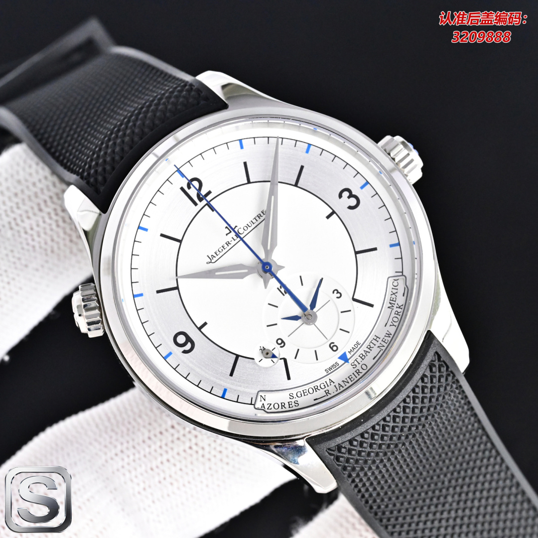 NO:944313,Produced by TW, white case, rose gold, TW Factory, new manly charm, Jaeger-LeCoultre Master Series R68 Geographic WT 'global limited edition' geographer world time watch adopts blue and black gradient color and all-black dial. The flange of the watch displays 24 time zones around the world, becoming a reliable partner for action-oriented men during travel. The wearer can set it through the crown at 10 o'clock. Size 42mm case 316L steel case  Equipped with an arched sapphire blue mirror. It uses a replica of the Asian movement 936A/1 to be automatically wound. The technology is unparalleled. The city name part is based on milky white. The calendar display at 2 o'clock, the second time zone display at 6 o'clock and the power reserve display at 10 o'clock. The sub-dial is decorated with sunburst pattern. Imported silicone strap. Original folding buckle. Attention to details, luxury and exquisiteness. Recommended men's multi-functional mechanical watch. For the best luxury recommendation as a gift, please look for the exclusive quality of TW factory, jaeger-lecoultre19860909TW 出品 白壳 玫金 TW Factory 男人魅力新款 Jaeger-LeCoultre 积家 大师系列R68 Geographic WT“全球限量版只”地理学家世界时腕表采用蓝黑渐变色与全黑色表盘 腕表的凸缘显示全球24个时区 成为行动派男士旅行期间的可靠搭档 佩戴者可透过10时位置的表冠设定 尺寸42mm表壳 316L钢壳 搭配拱蓝宝石蓝镜面 采用亚洲机芯复刻版936A/1自动上链 技术无与伦比 城市名部分以乳白色为基底 2时位置的日历显示 6时位置的第二时区显示和10时位置的动力储存显示副表盘饰以太阳放射状饰纹 进口硅胶表带 原装折叠扣 注重细节把握奢华精致推荐男士多功能机械腕表 送礼最佳奢华推荐请认准TW厂独家品质,,jaeger-lecoultre,Watch