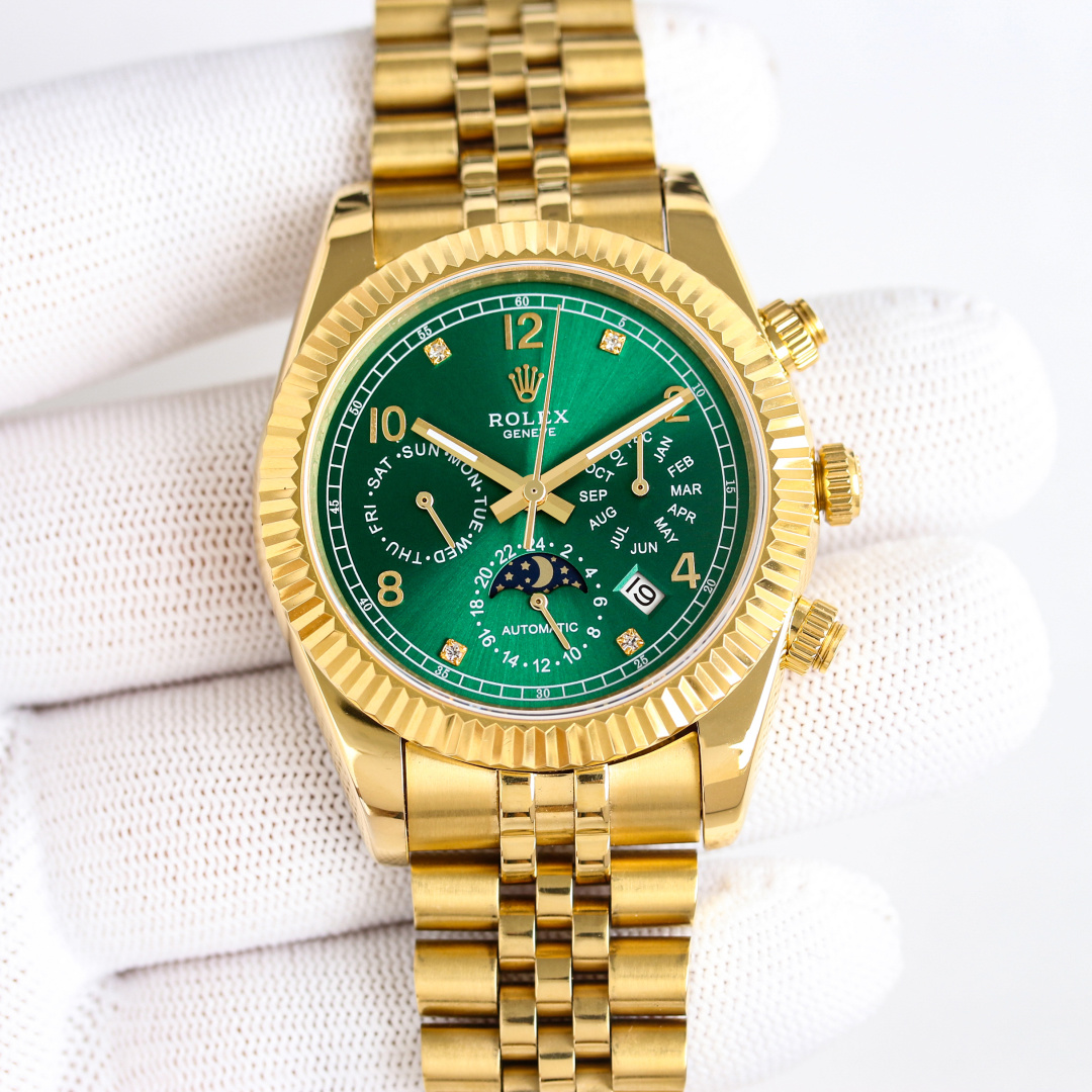 NO:945946,Produced by TW, platinum TW Factory Rolex ROLEX multi-function watch R, the highest version of the watch-proof Rolex complex series six-pin men's watch [love] hot model [love] multi-function watch. New product launch highly recommended 1 Equipped with original imported week and month moon phase kinetic energy function movement mechanical watch!  2. The dial uses the classic exclusive inner shadow luminous Roman as the scale, which further shows the luxurious temperament of this watch [呲呲] 3. The strap is made of imported 904 steel strap watch 4. The watch mirror is made of double sapphire mirror!  5 see-through bottom cover!  6 Diameter 41 mm, thickness 10 mm!  The watch function integrates day/month/date/moon/sun and other functions into one. It is the true standard of the best men's business watch!  A representative work of high-end watches!  Produced with honor, the reputation of being distinguished is reflected in the details, which reveal the nobleness of men, excellent taste, great craftsmanship and grandeur that is comparable to the original products!  The appearance and appearance are the same, originality, high-quality products continue to give gifts, the best luxury recommendation, please look for the exclusive quality of TW factory, rolex19860909TW 出品 白 金 TW Factory 劳力士 ROLEX 多功能腕表 R 防表届最高版本劳力士 复杂系列六针男表[爱心]爆款[爱心] 多功能腕表.新品上市强烈推荐 1搭载原装进口星期月份月相动能功能机芯机械表！ 2表盘上采用经典独家内影夜光罗马 作为刻度更显示出这款腕表的华贵气质[呲牙] 3表带采用进口904钢带腕表 4表镜采用双卜蓝宝石镜面！ 5透视底盖！ 6直径41毫米,厚度10毫米！ 腕表功能汇集星期/月份/日期/月亮/太阳等功能于一身,最佳男士商务腕表真正的标配！为高端腕表的代表之作！ 荣誉出品 尊贵彰显之美誉细节之处透露男士高贵,品位十分,匠心巨制 大气媲美原装货！表里如一 独具匠心 精品不断送礼最佳奢华推荐请认准TW厂独家品质,,rolex,Watch