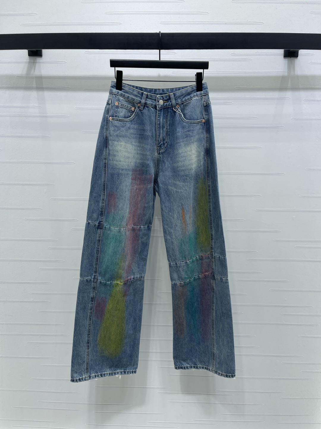 Rainbow Graffiti Jeans for Women: MM6 2025 Early Autumn Series – Stylish & Customizable! - 图片 1