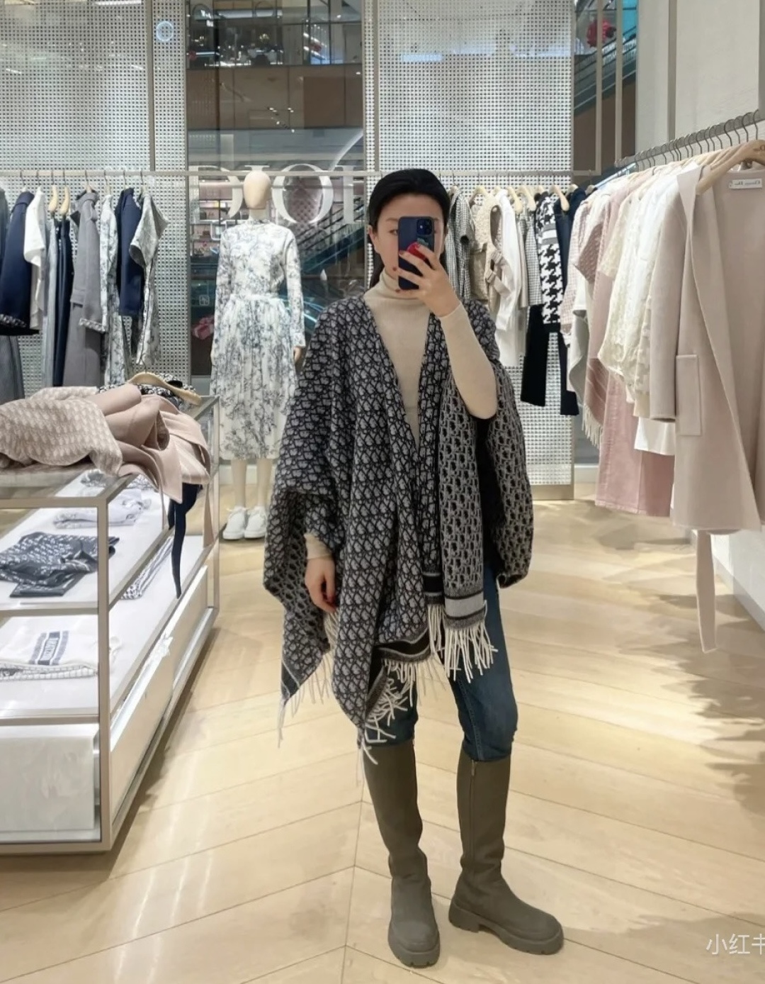 Dior Dior迪奥【字母重叠】 提花logo印花大方巾围巾披肩毛毯三用，材质:57%克什米尔进口羊绒 43%羊毛面料