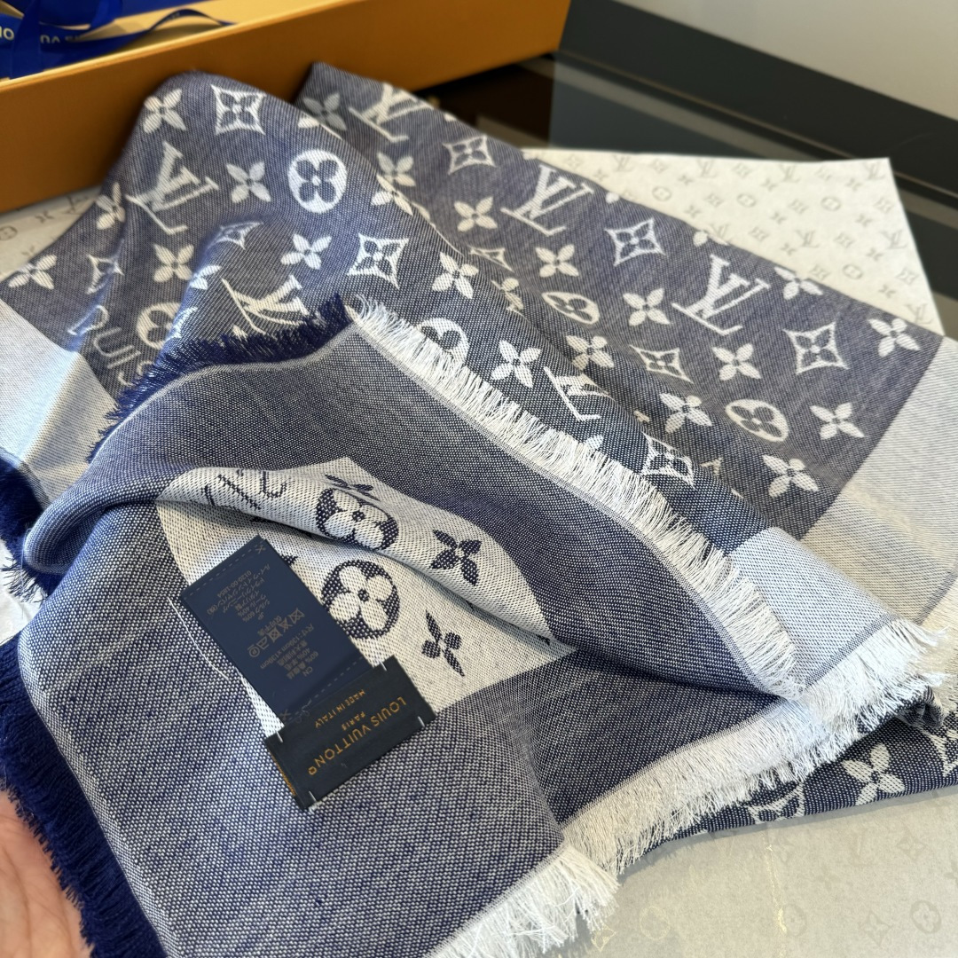 Louis Vuitton M72046驴牌# 只用三秒就可以决定买的 不朽款～百搭 秋季最最合适的单品_ 60%桑蚕丝40%羊毛 很柔软 一点也不会扎肉～ 142