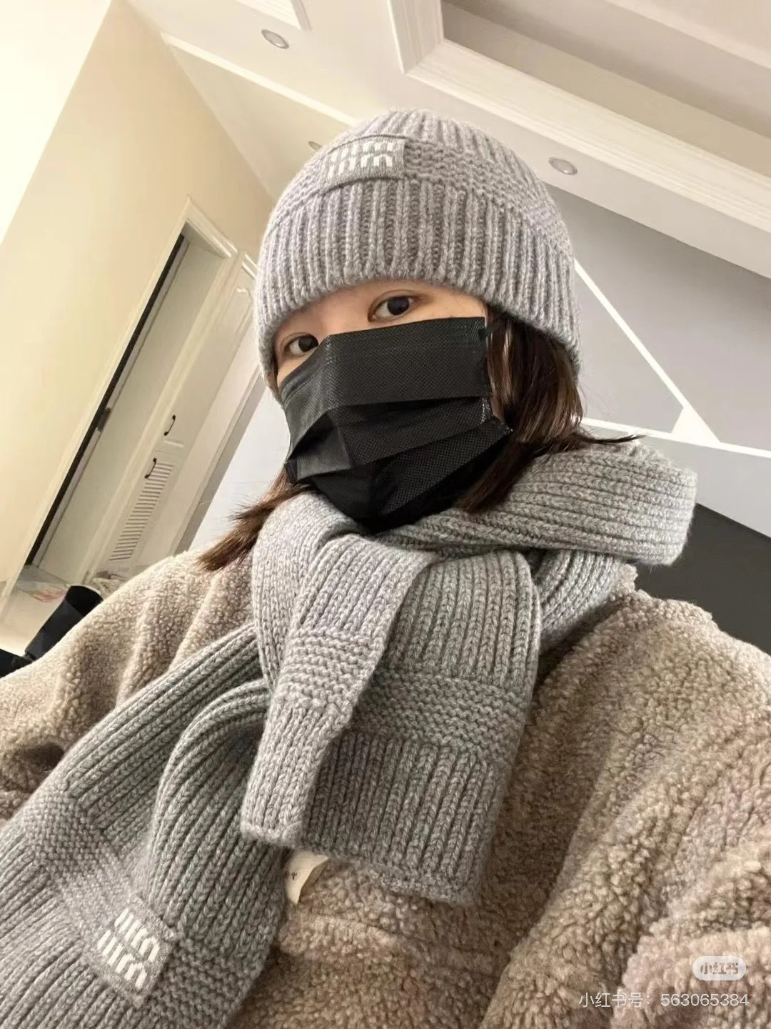 Miu Miu miumiu 套装 又保暖又有质感的羊绒围巾帽子套装 温暖一整个冬天 毛茸茸的好温暖