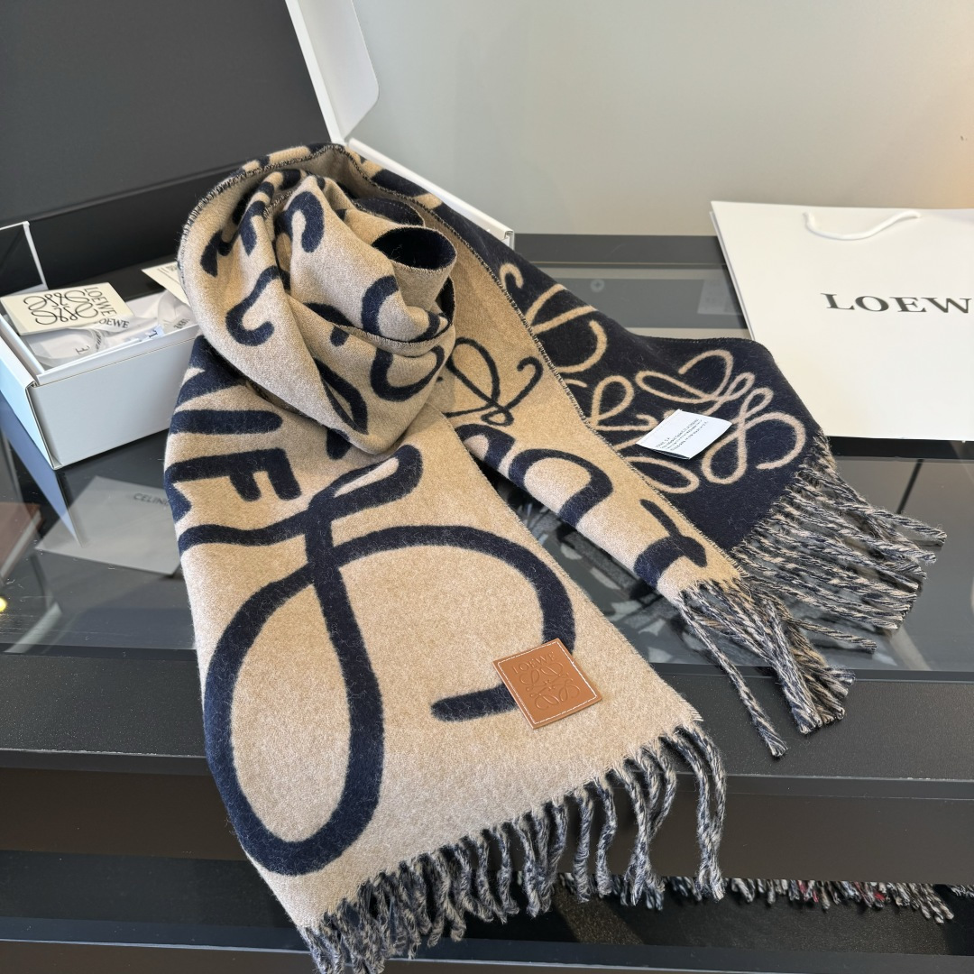 Loewe Loewe罗意威涂鸦款双面围巾 loewe超美新款围巾 推荐入手 超难买哦 好货