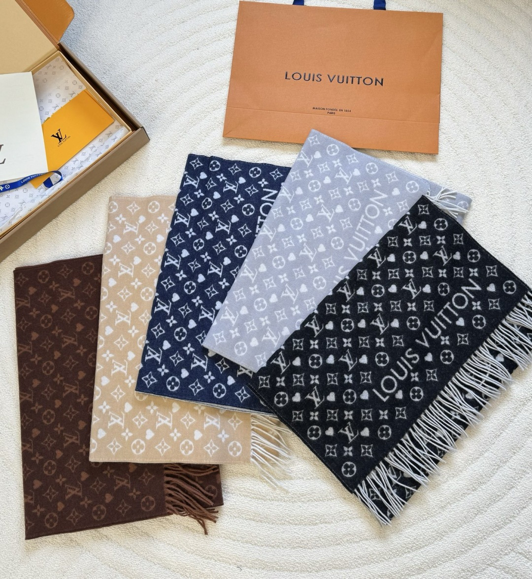 Louis Vuitton 𝐋𝐨𝐮𝐢𝐬 𝐕𝐮𝐢𝐭𝐭𝐨𝐧《game on 》爱心 披肩