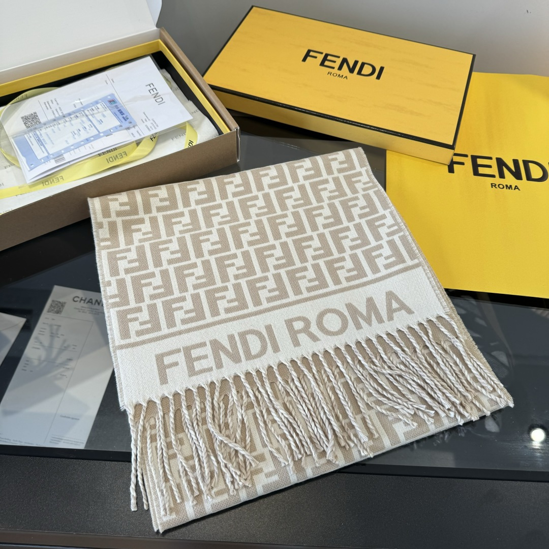 Fendi 𝐅𝐄𝐍𝐃𝐈• FF字母围巾